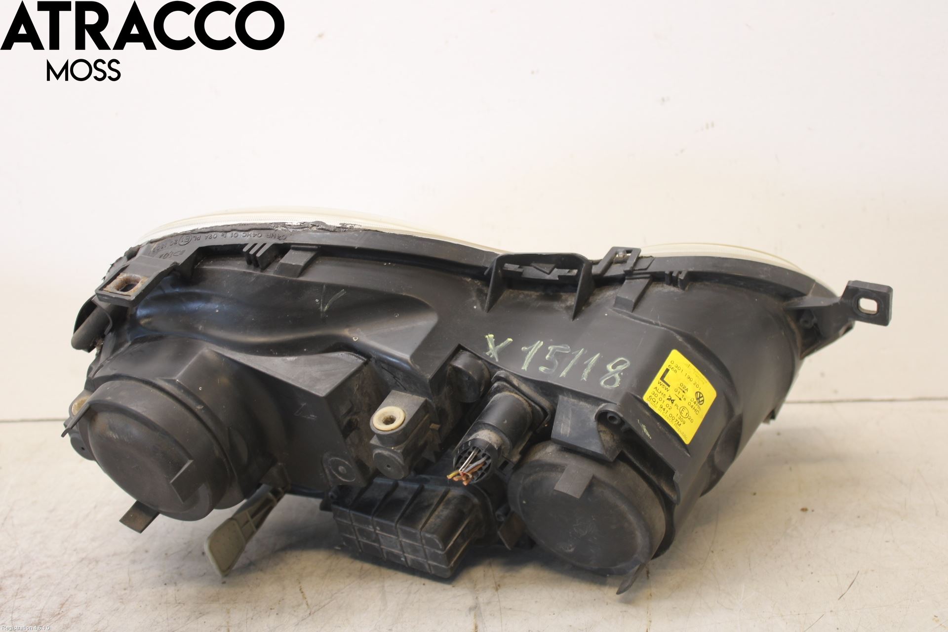 Volkswagen VW POLO 02-05 Frontlykt Venstre