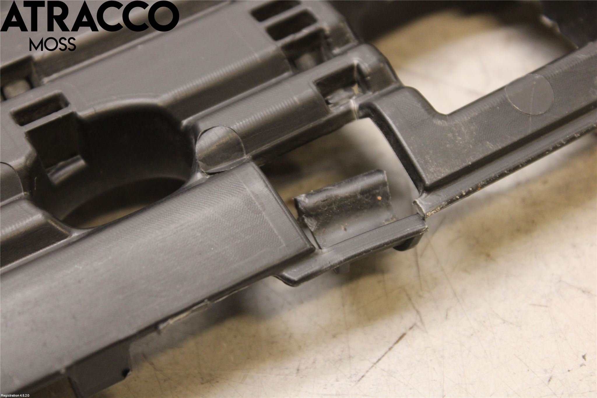 Mercedes-Benz MB E-KLASS (W212) 09-16 Støtfanger Sidestykke-Mellomle