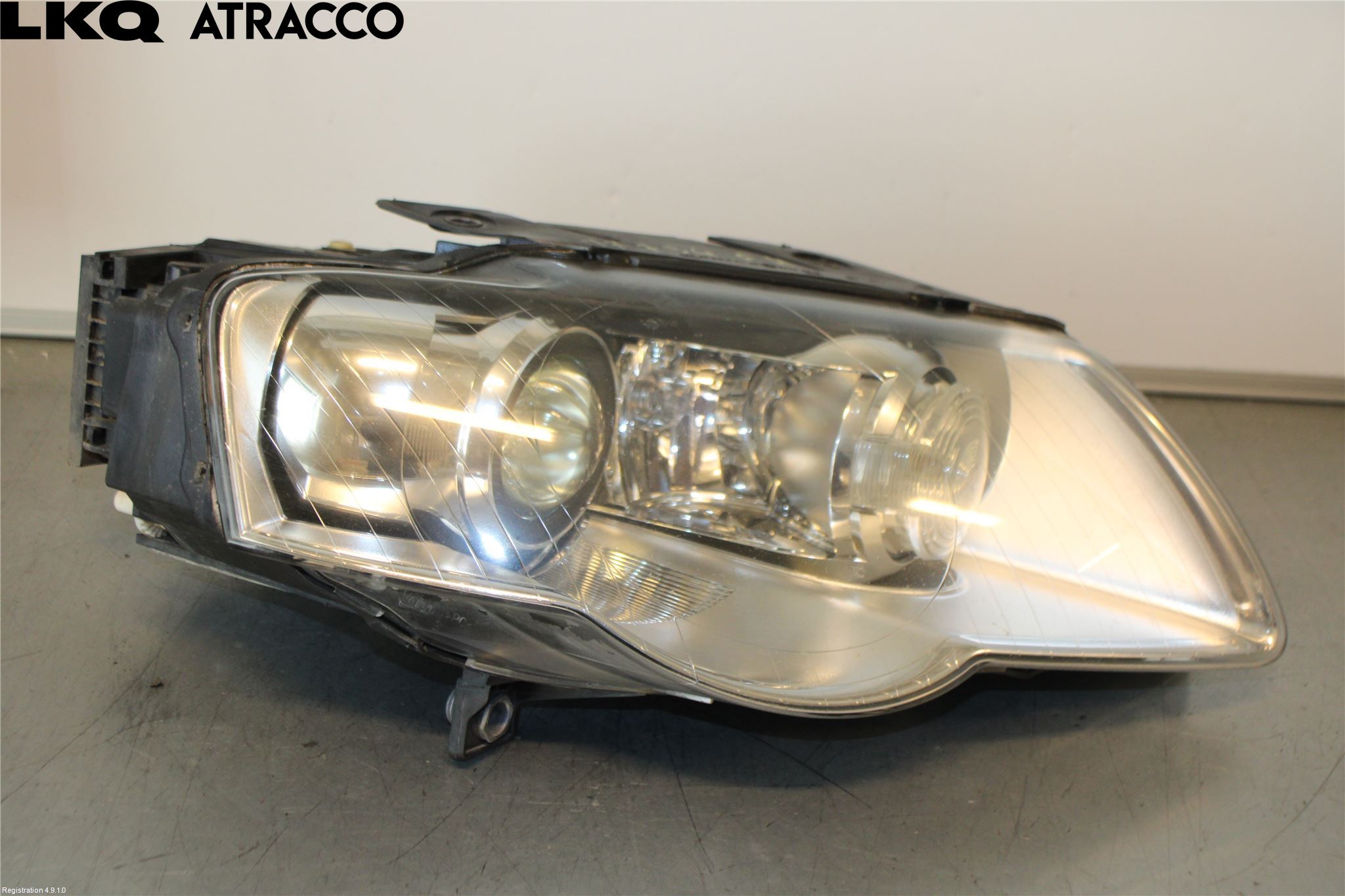 Volkswagen VW PASSAT 05-11 Frontlykt Høyre