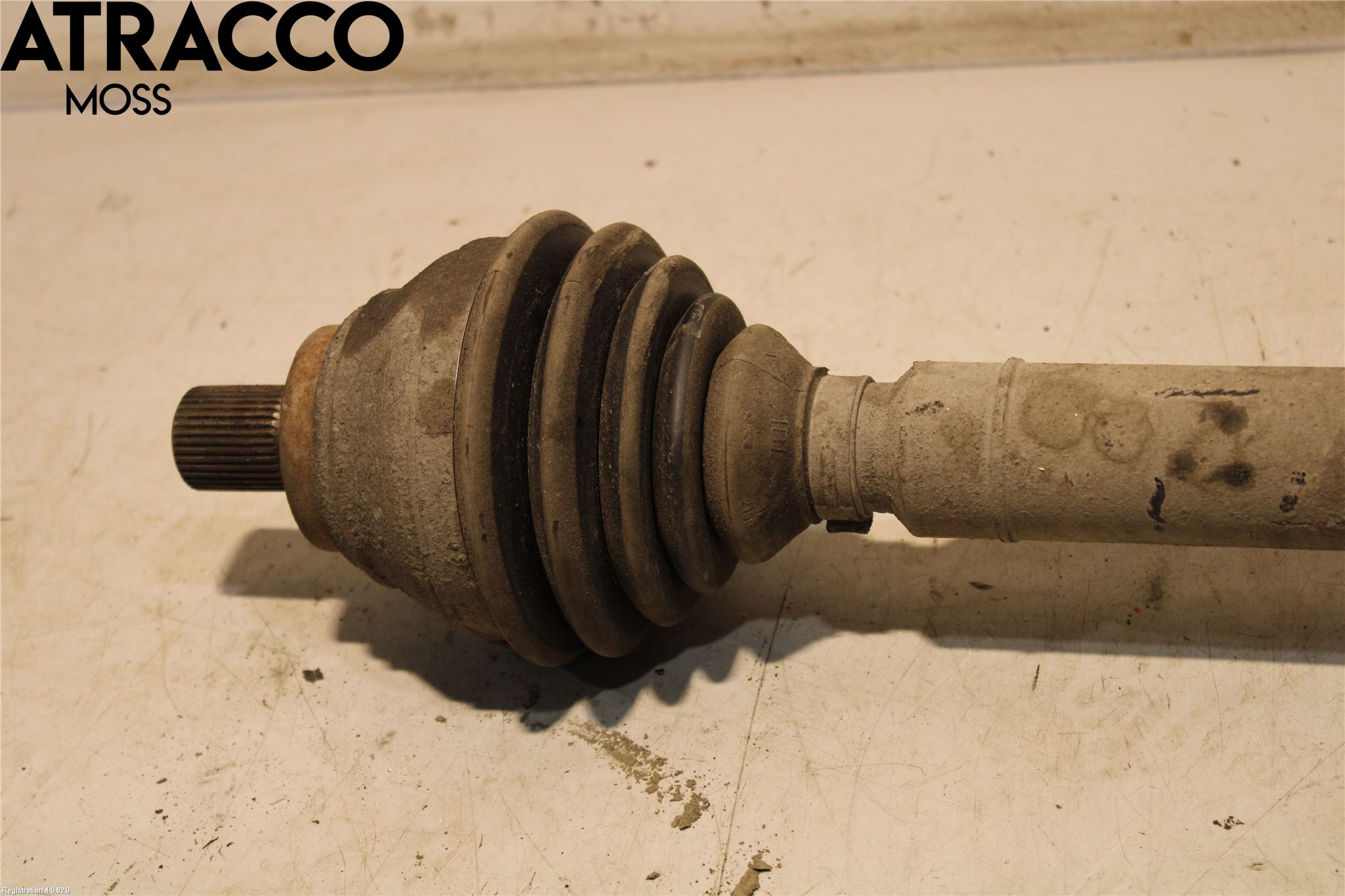 Volkswagen VW PASSAT 11-14 Drivaksel Foran Kompl Høyre