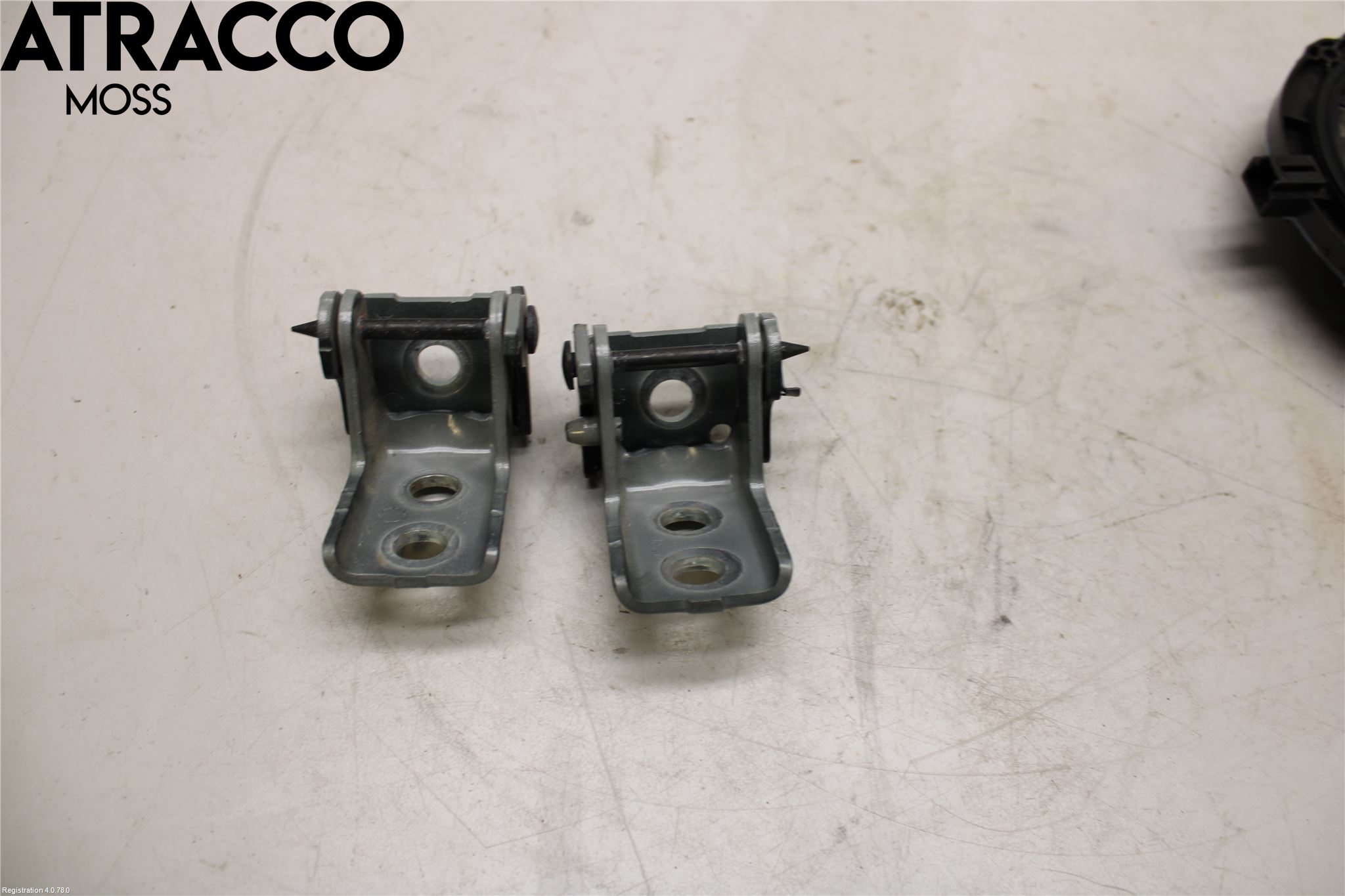 Peugeot 2008 13-20 Dørhengsel