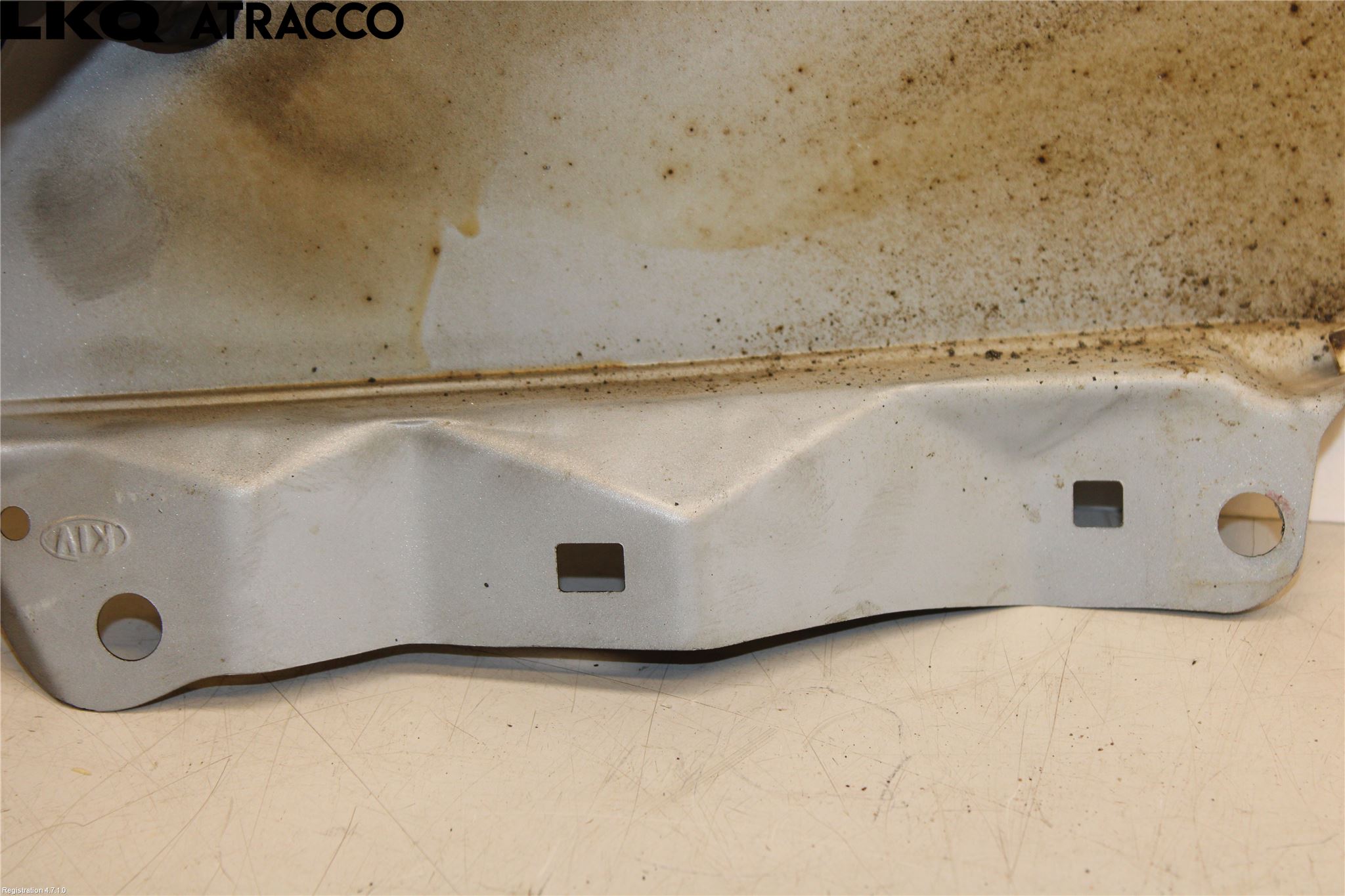 Kia CARENS III 13-19 Skjerm Foran Høyre