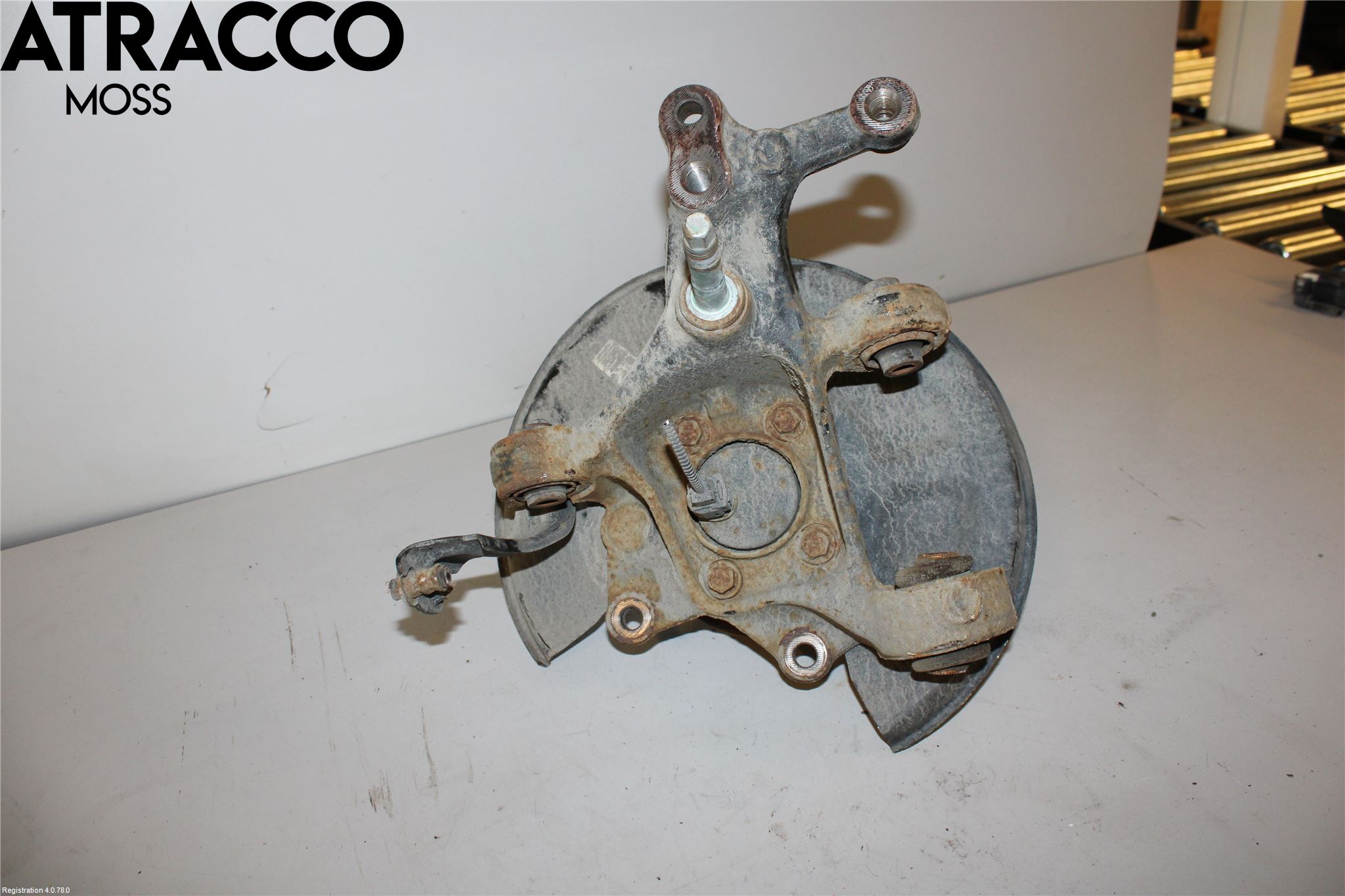 Toyota C-HR 16-23 Spindel Vb