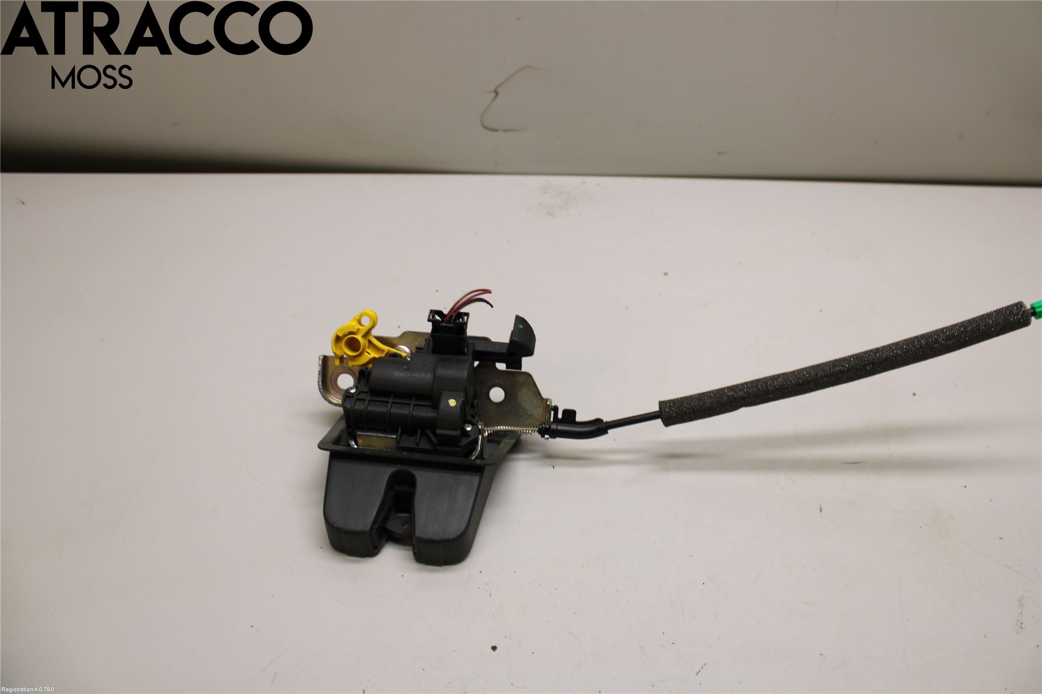 Volkswagen VW PASSAT 15-19 Bakluke-Lokk Låsekasse