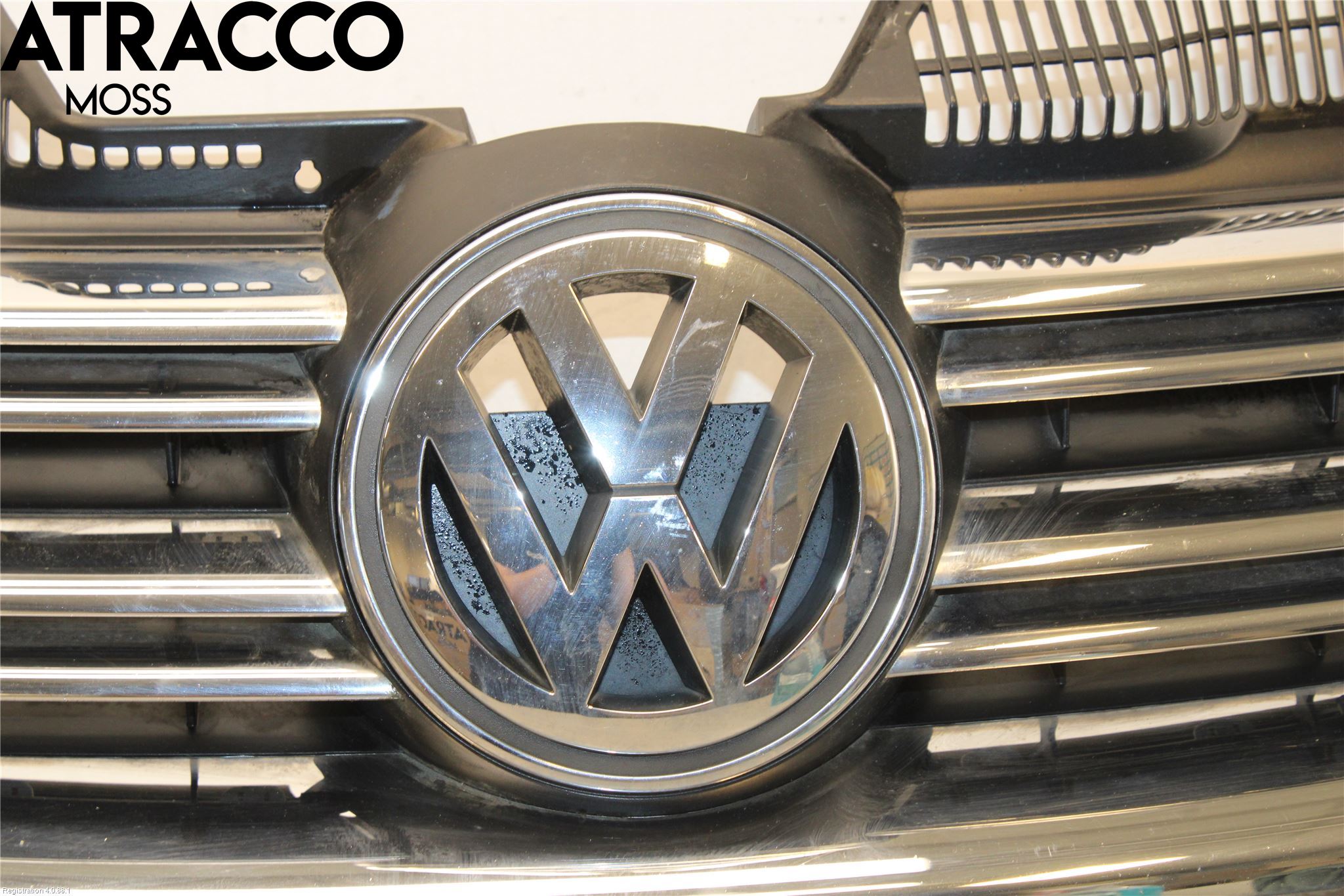 Volkswagen VW GOLF V 04-09 Grill Komplett