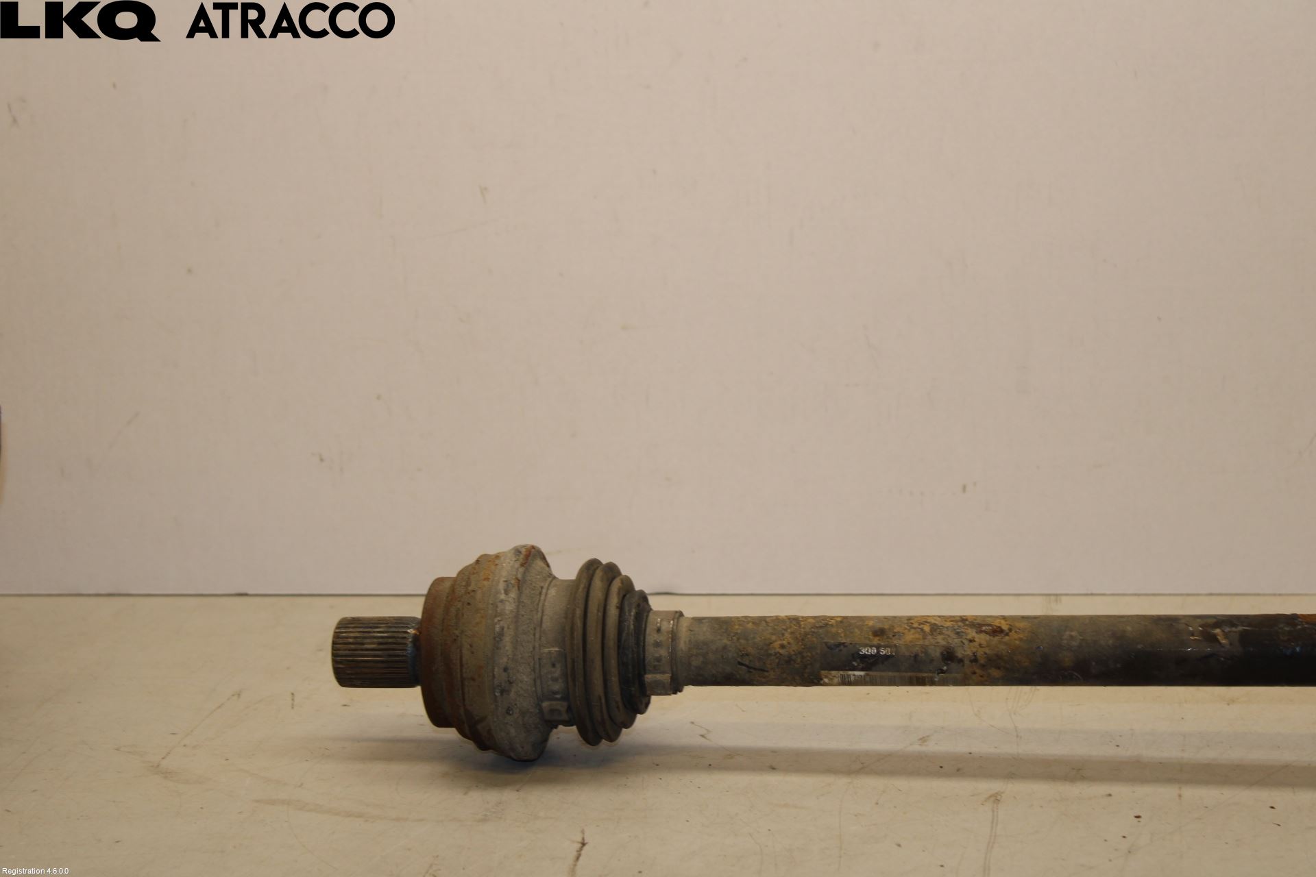 Volkswagen VW PASSAT 15-19 Drivaksel Bak Kompl Venstre