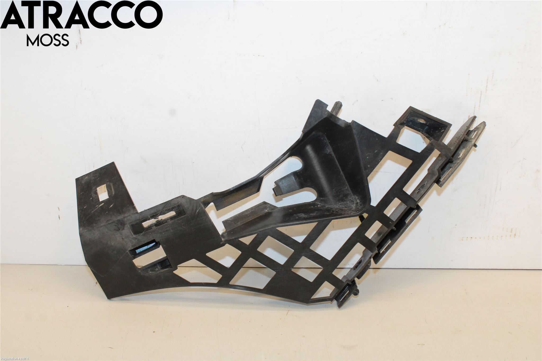 Mercedes-Benz MB A-KLASS (W176) 13-18 Støtfangerfeste Foran Høyre