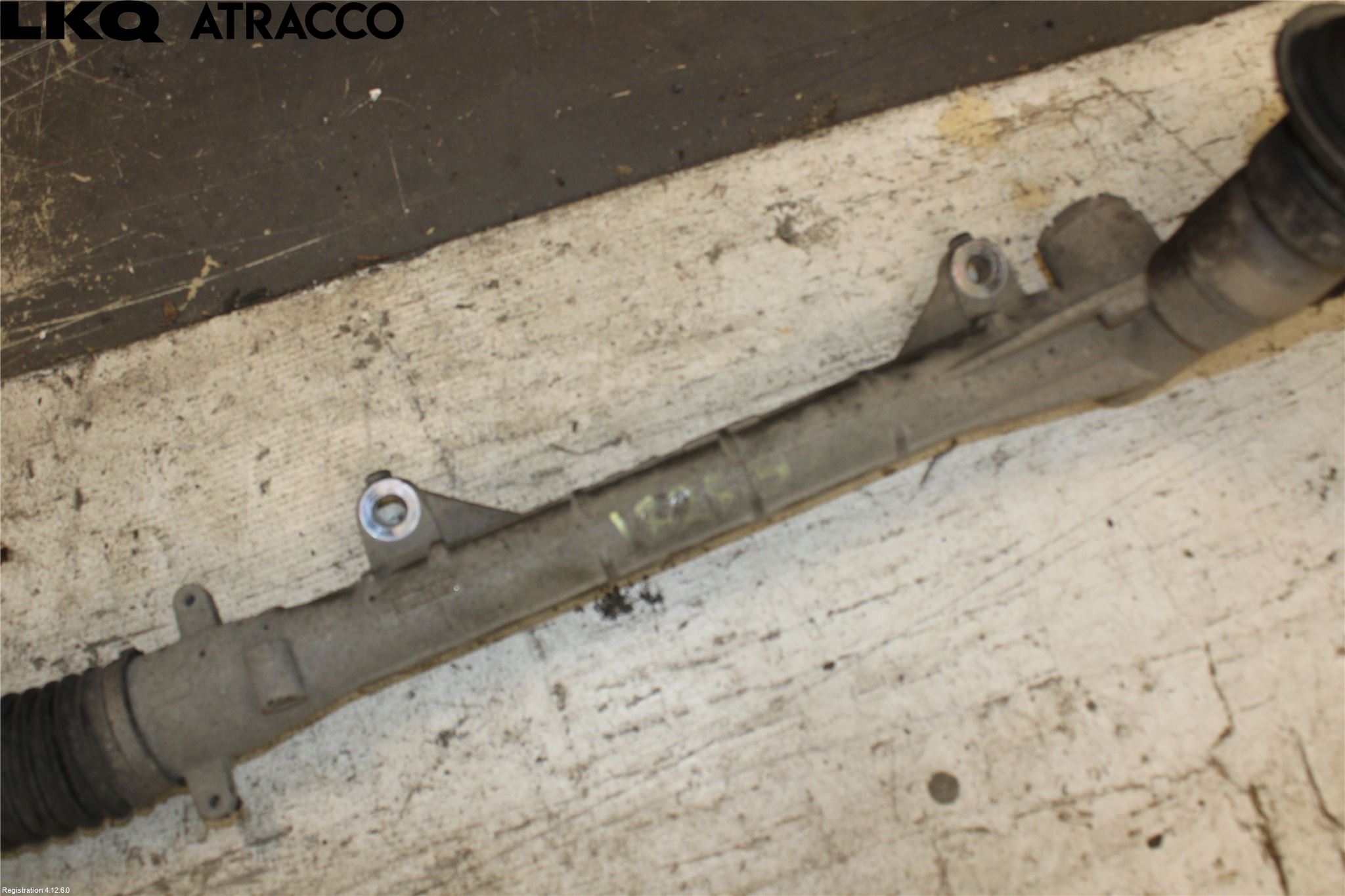 Mitsubishi OUTLANDER 13-21 Servo Snekke - Tannstang