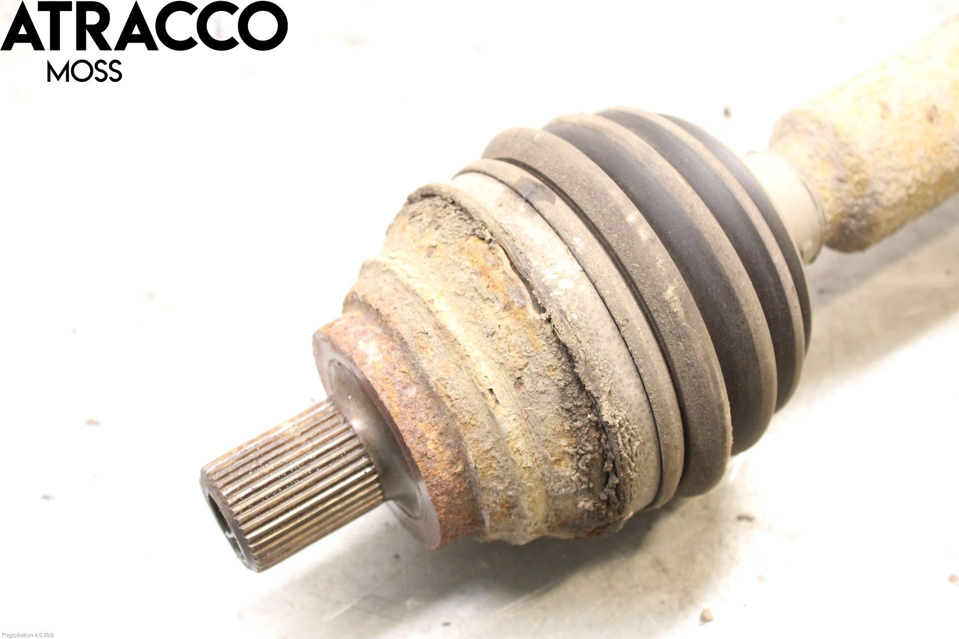 Volkswagen VW CADDY      04-10 Drivaksel Foran Kompl Høyre