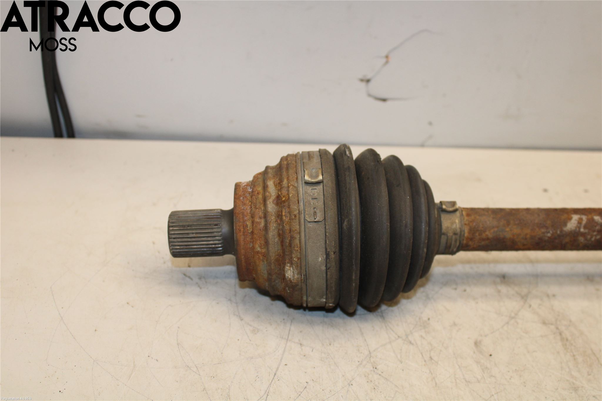 Volkswagen VW GOLF PLUS/CROSS GOLF 04-14 Drivaksel Foran Kompl Venstre