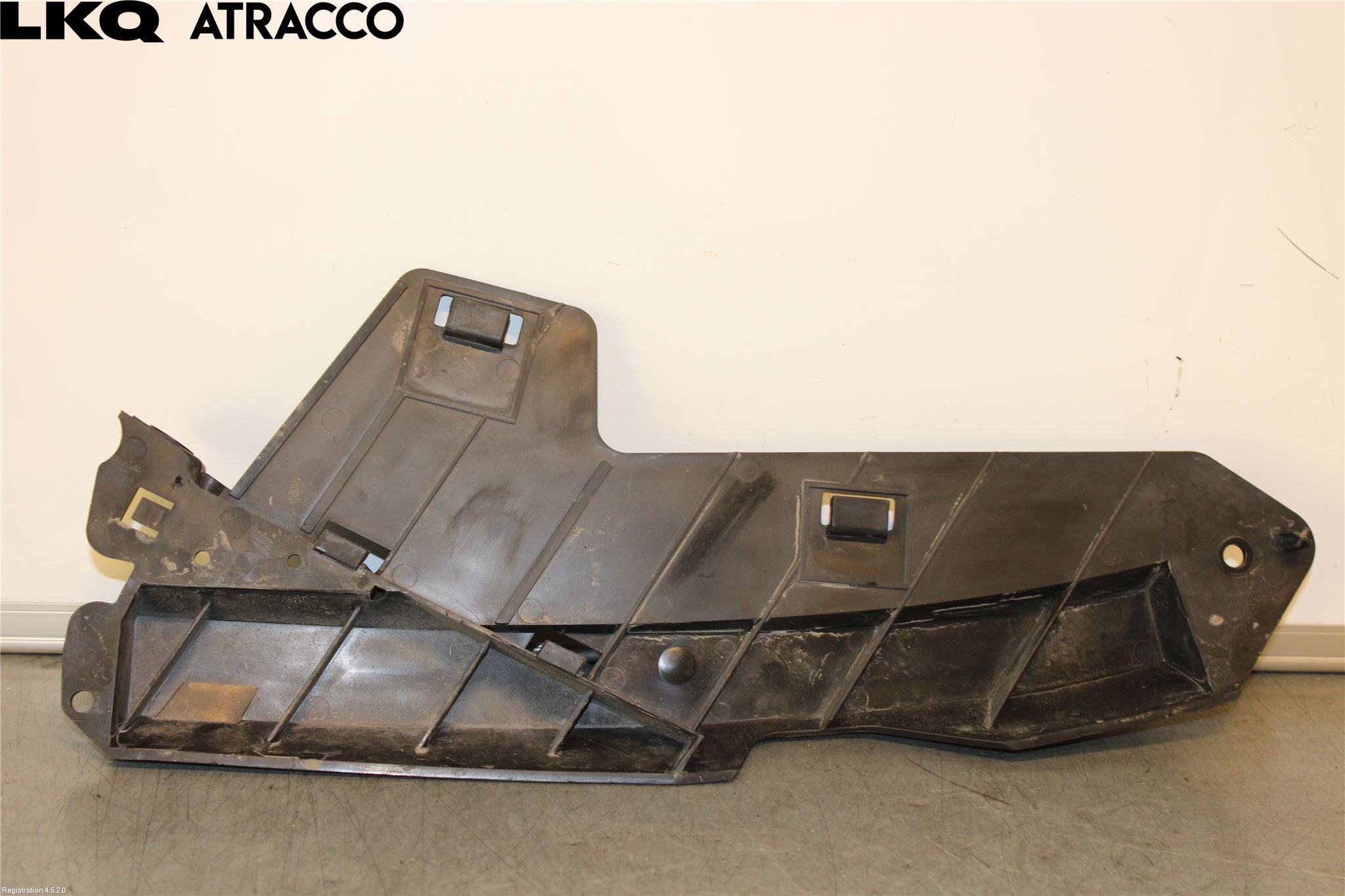 Volvo XC70 08-13 Frontlykt Ramme H Lyktering