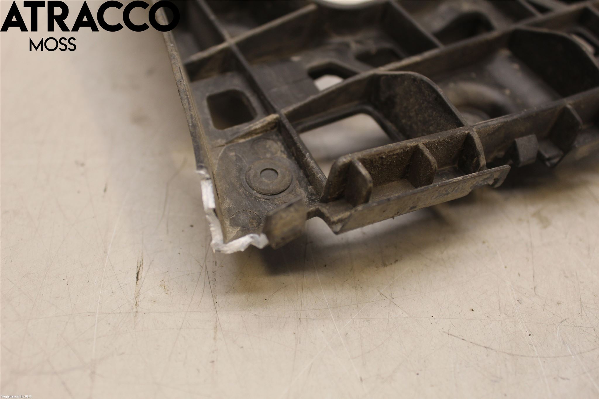 Volkswagen VW CADDY 16-20 Støtfangerfeste Bak Høyre