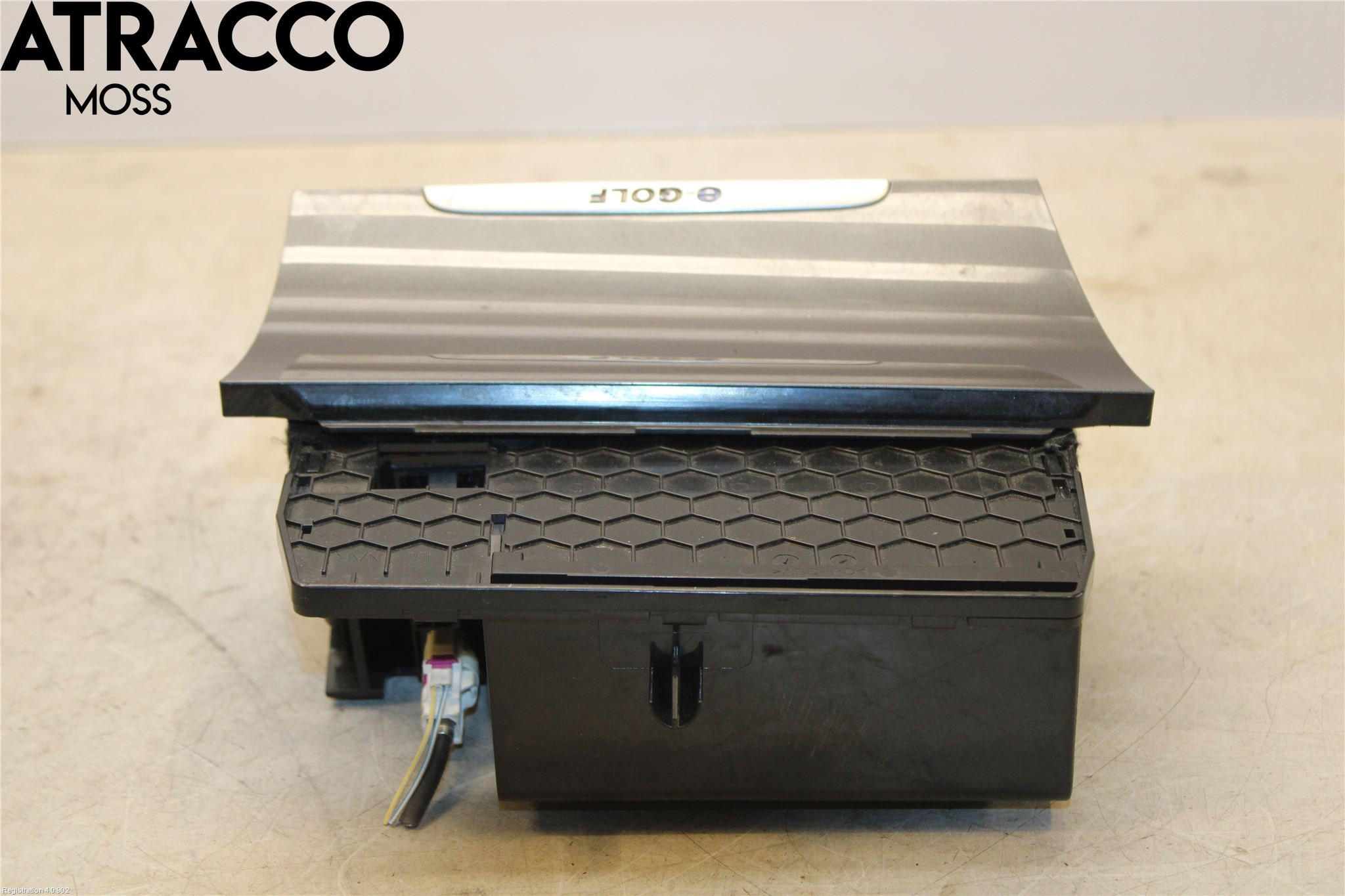 Volkswagen VW GOLF / E-GOLF VII 13-20 Innr Konsoll-Lomme