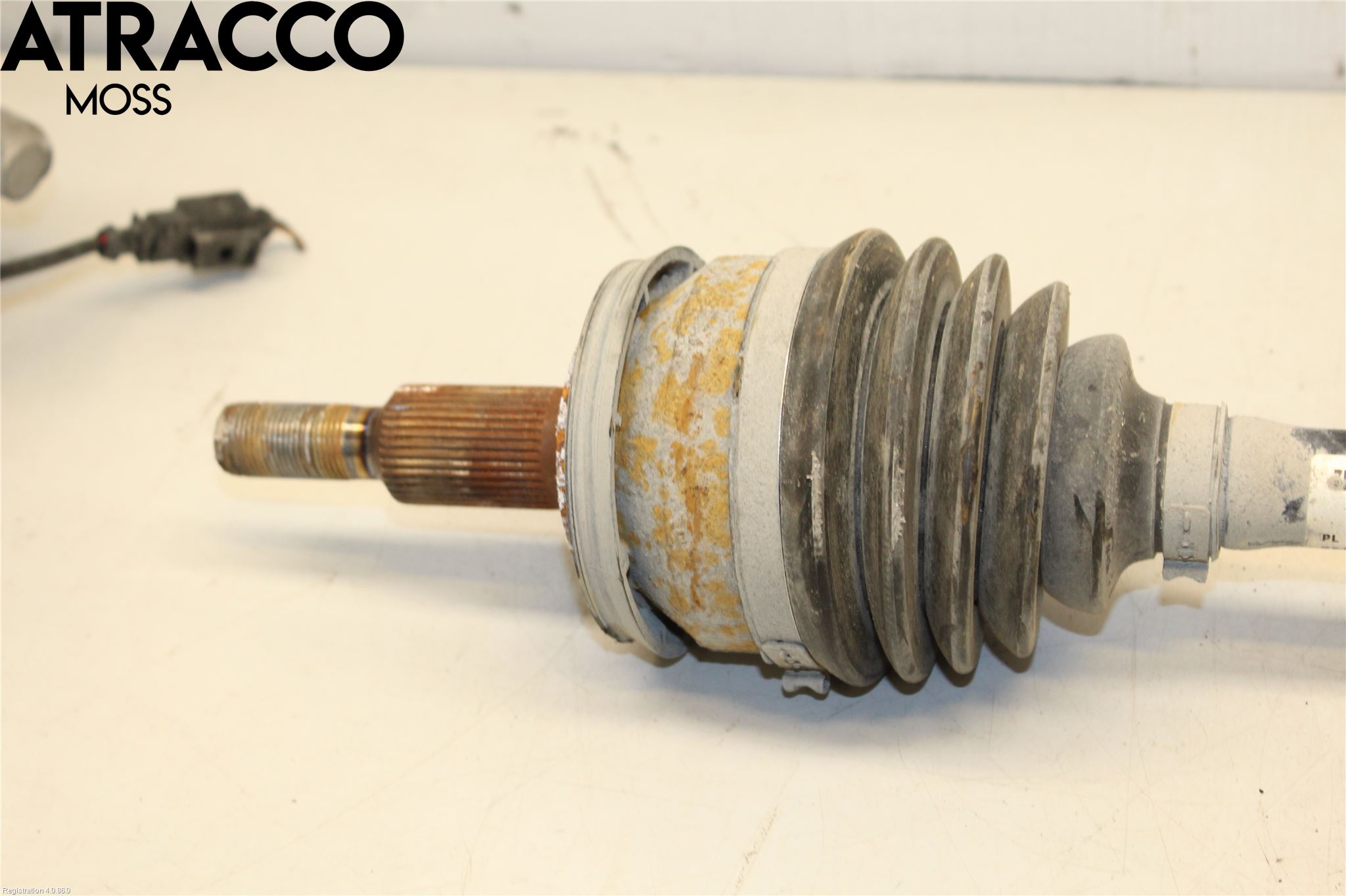 Volkswagen VW TRANSP/CARAVELLE (T5) 04-15 Drivaksel Foran Kompl Venstre