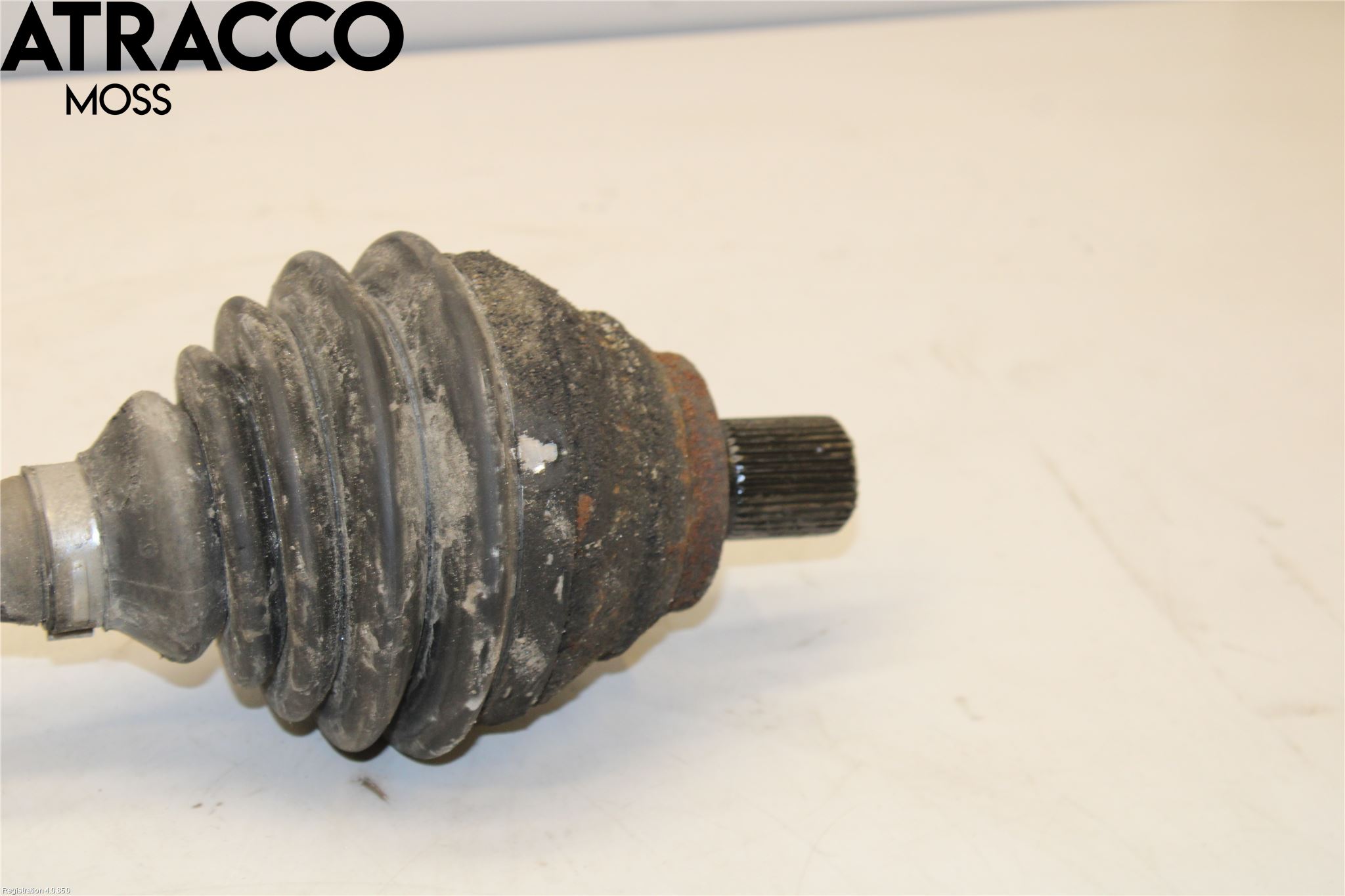 Volkswagen VW PASSAT 05-11 Drivaksel Foran Kompl Venstre