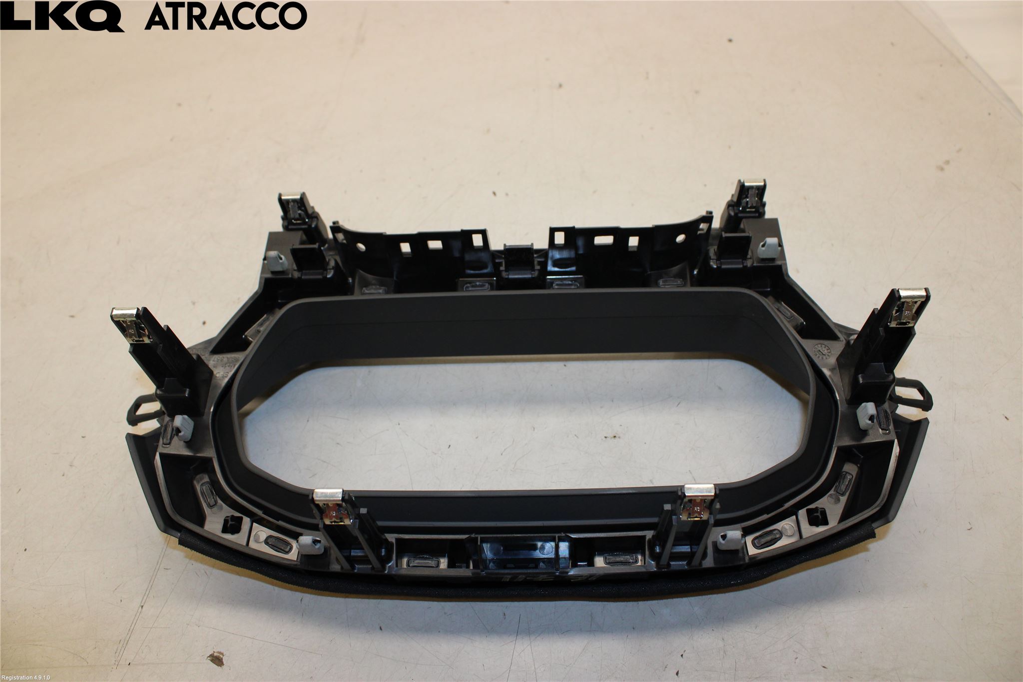 Audi Q4 E-TRON FZ 22- Innr Dekor Instrbord