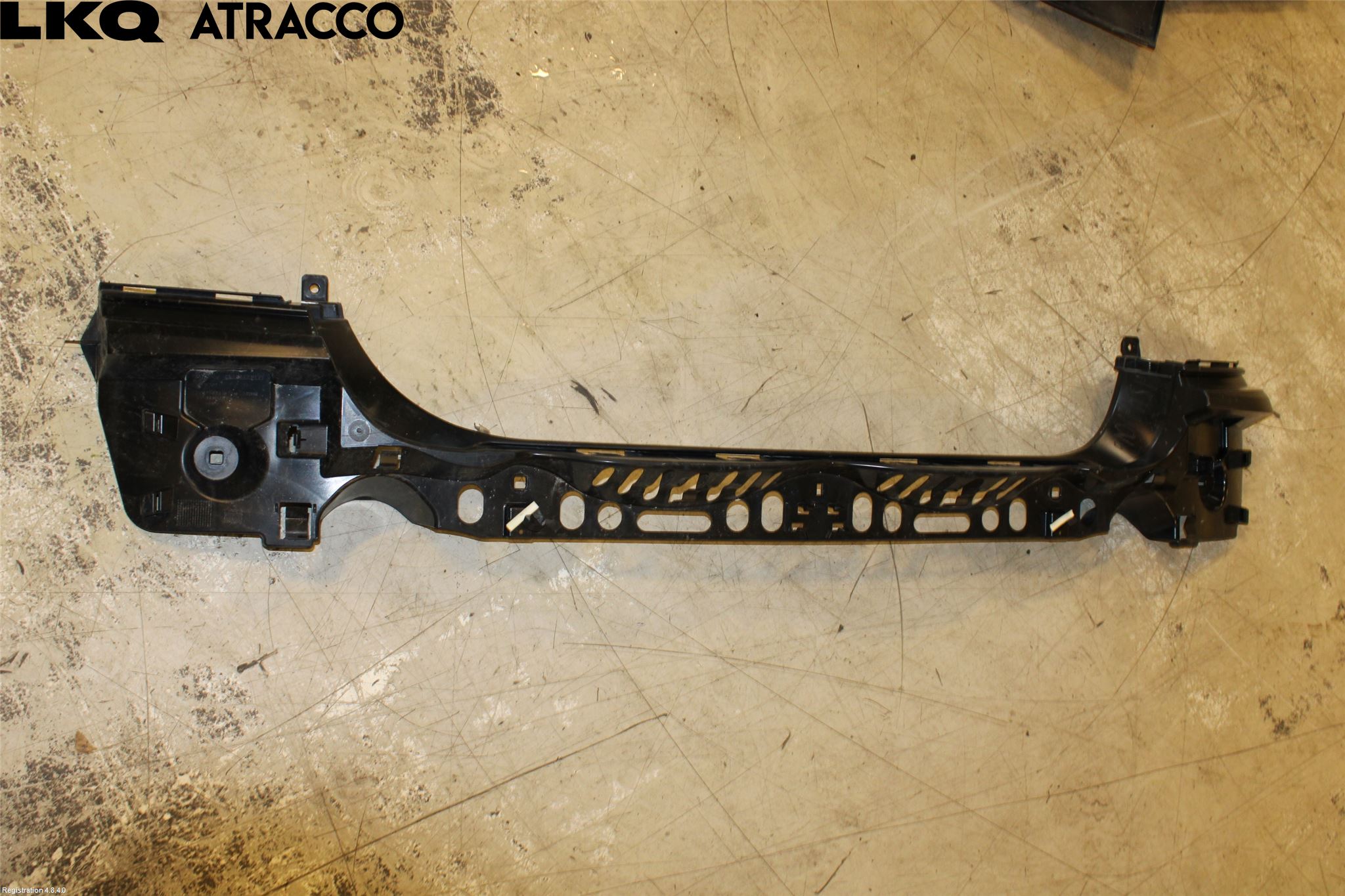 BMW 5 F10/F11/F18 09-17 Støtfanger Bak Midt Del