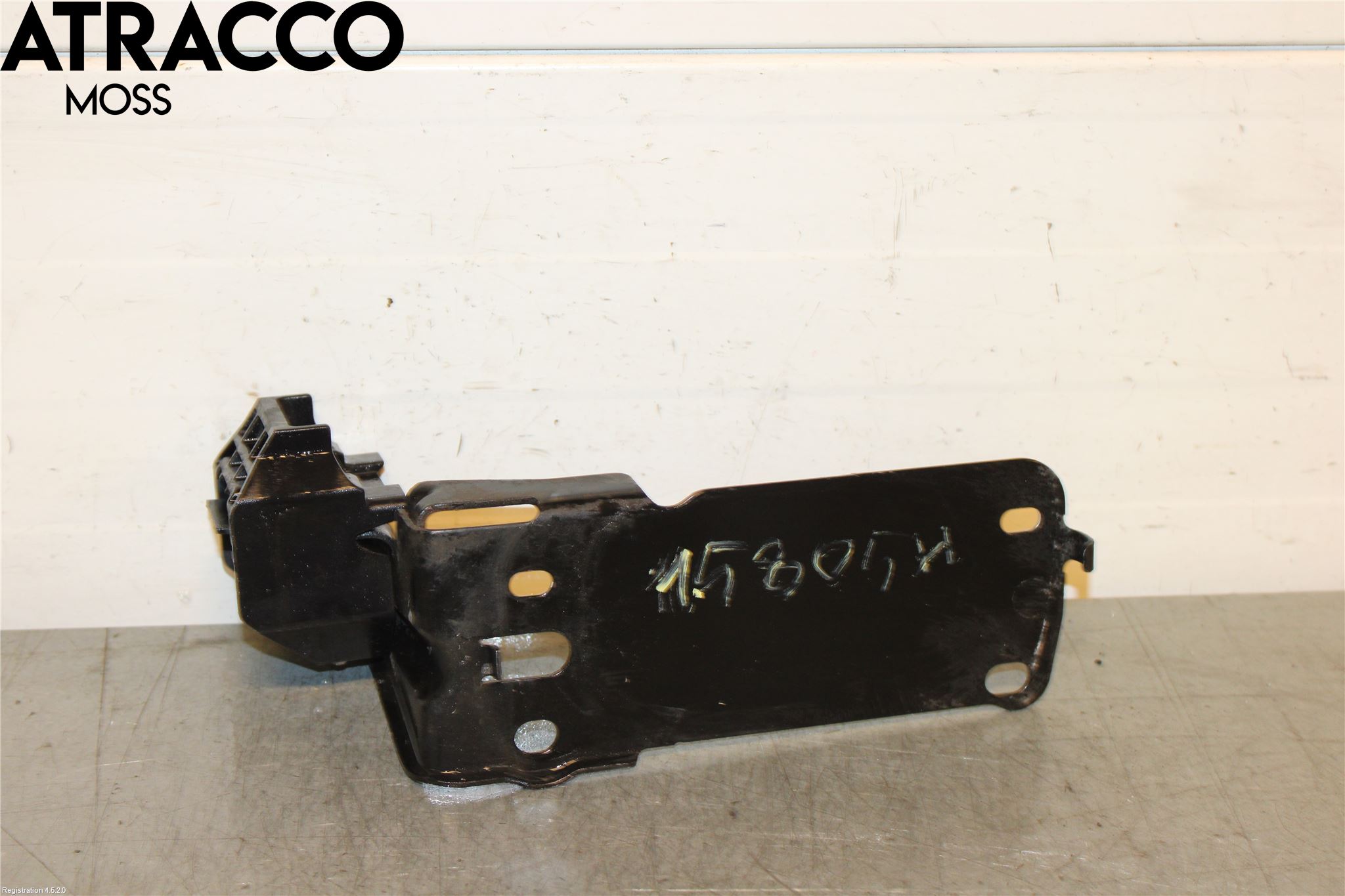 BMW 3 E90/91 SED/TOU 05-12 Radiator Feste - Ramme - Bjelk