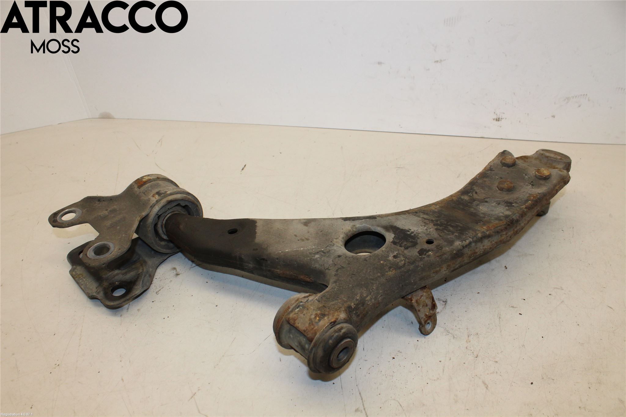 Volvo V40 12-19 Bærearm Foran Høyre Nedre