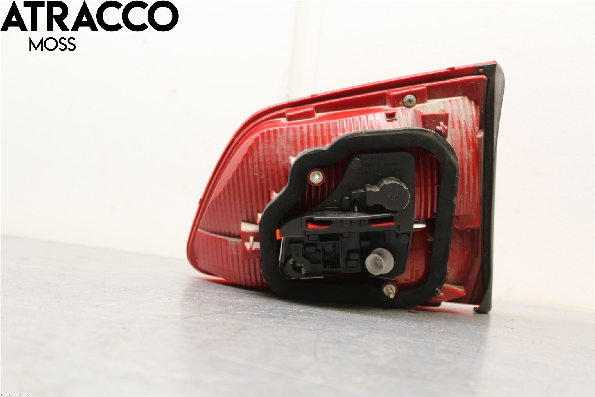 Volkswagen VW TOURAN 10-15 Baklykt Venstre  På Luke(Indre