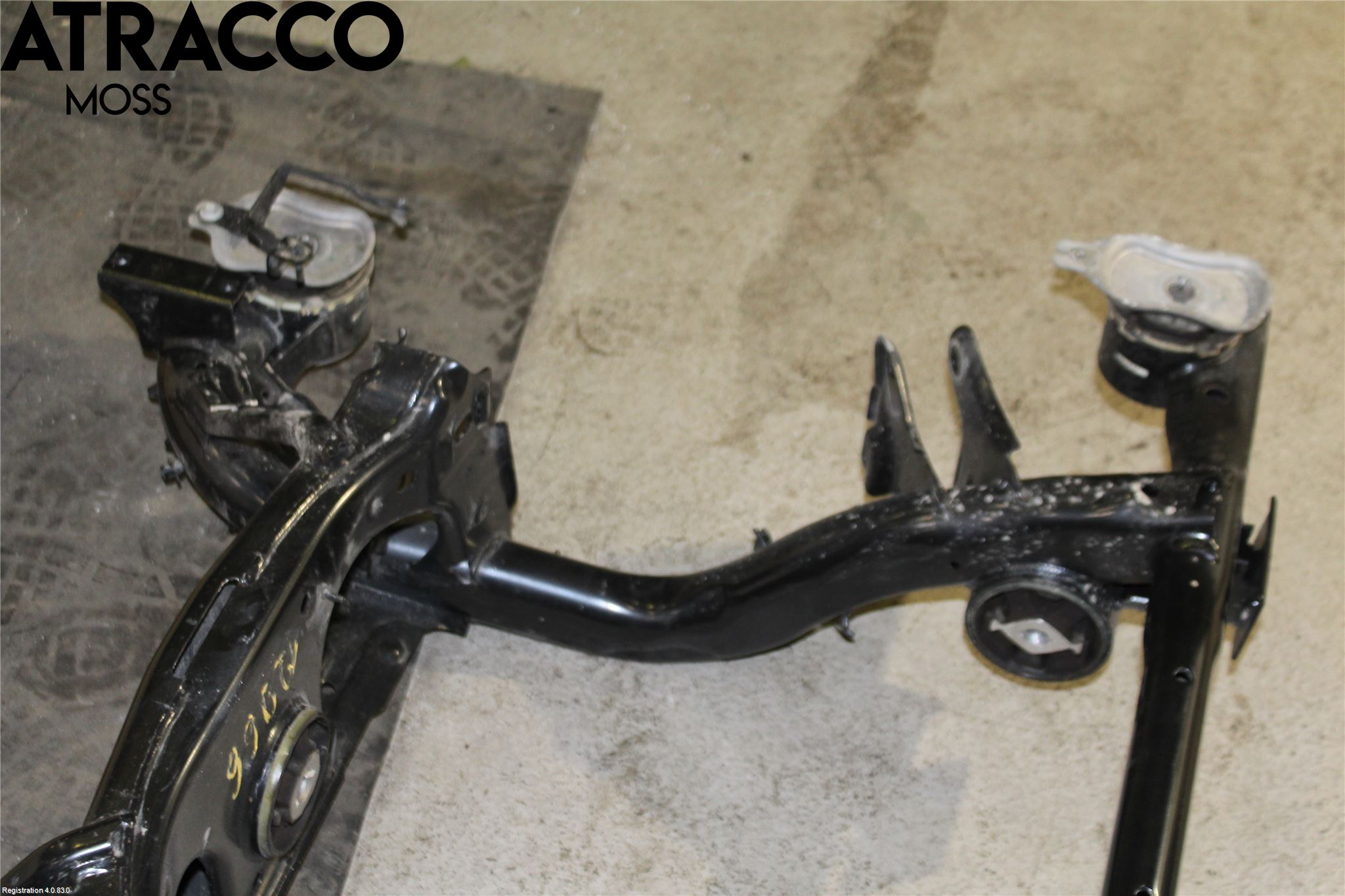 Audi Q4 E-TRON FZ 22- Bakaksel Feste Travers-Ramme