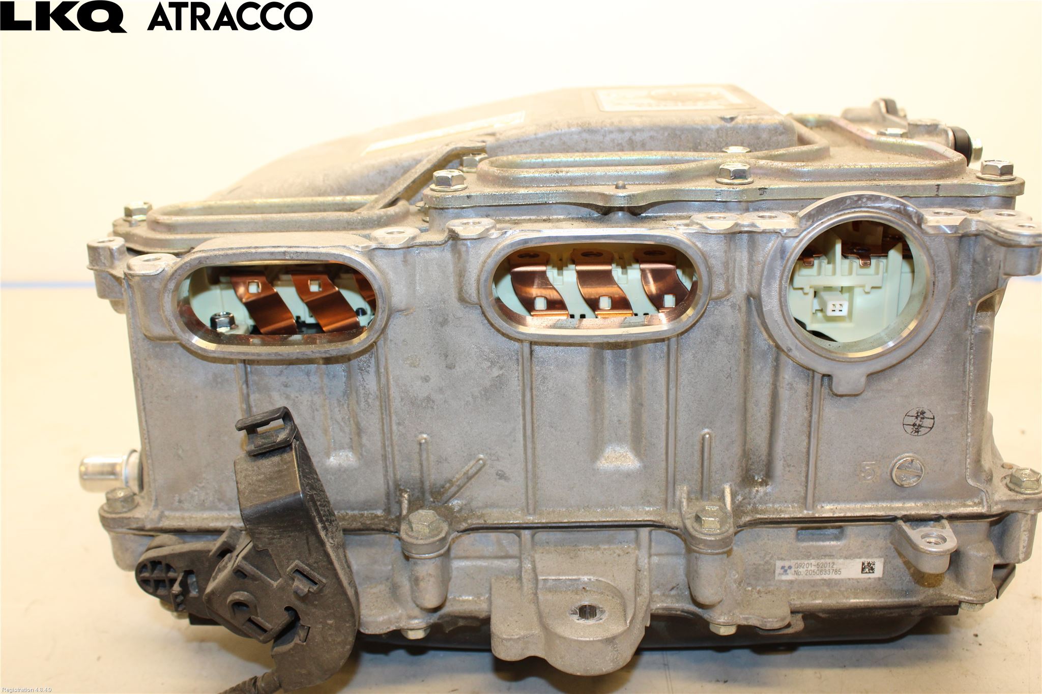 Toyota YARIS XP130 15-20 Inverter 12-)220V