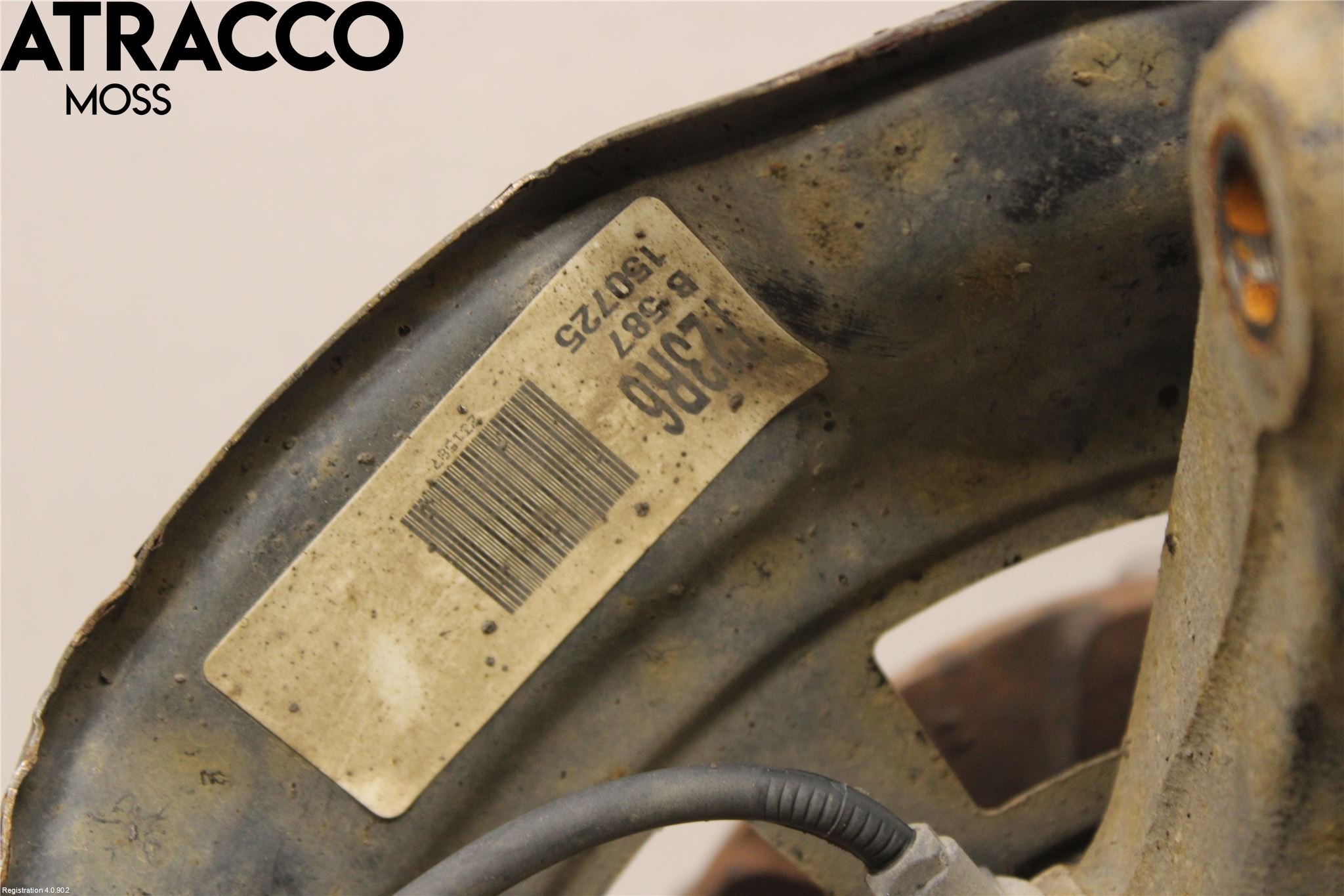 Toyota AVENSIS 09-15 Spindel Vf