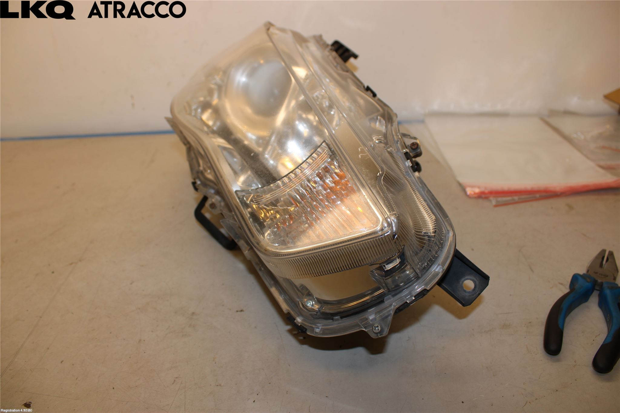 Mitsubishi OUTLANDER 07-12 Frontlykt Høyre