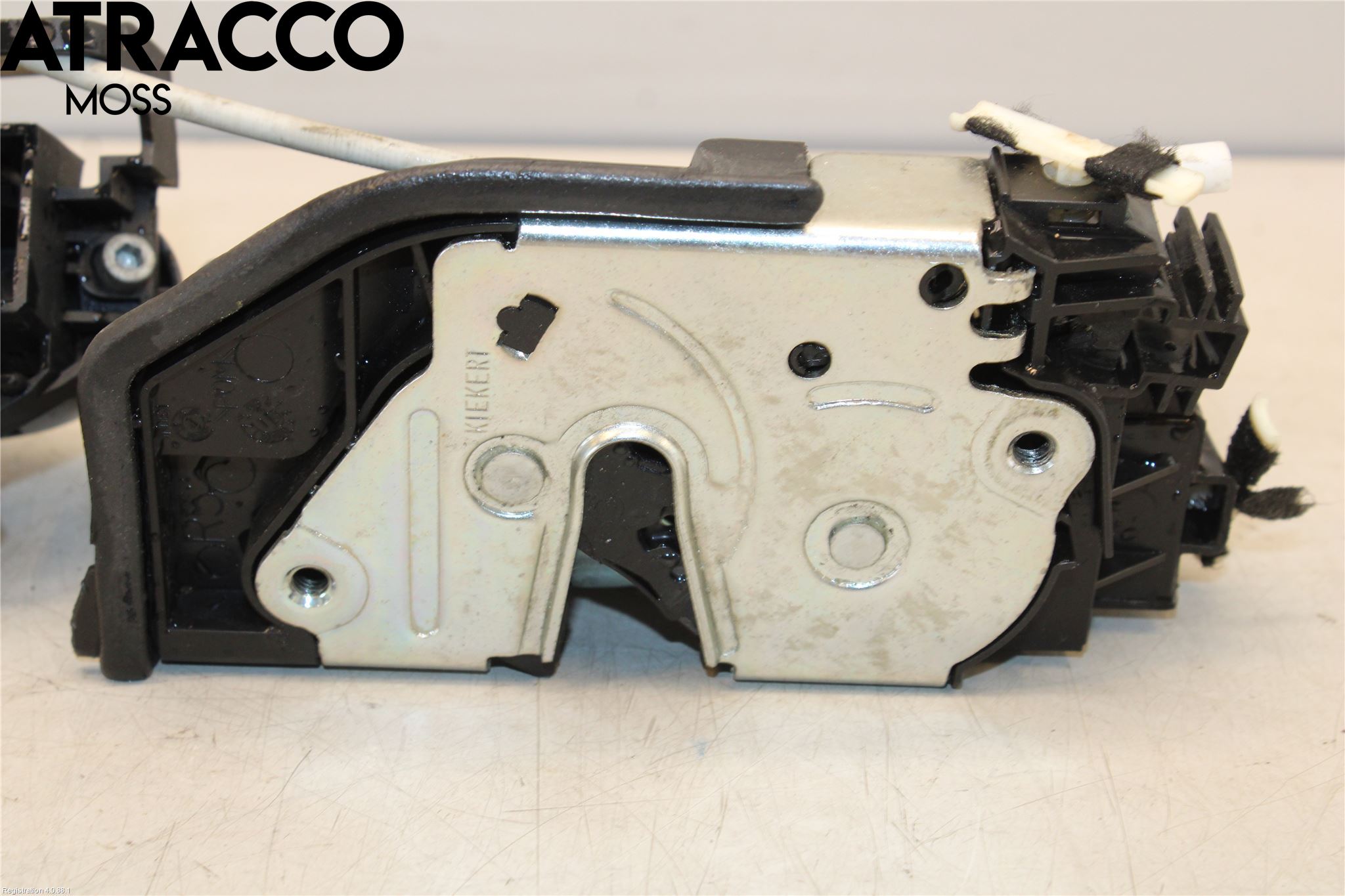 BMW 3 F30/F31/F80 12-19 Dørlås - Låsekasse