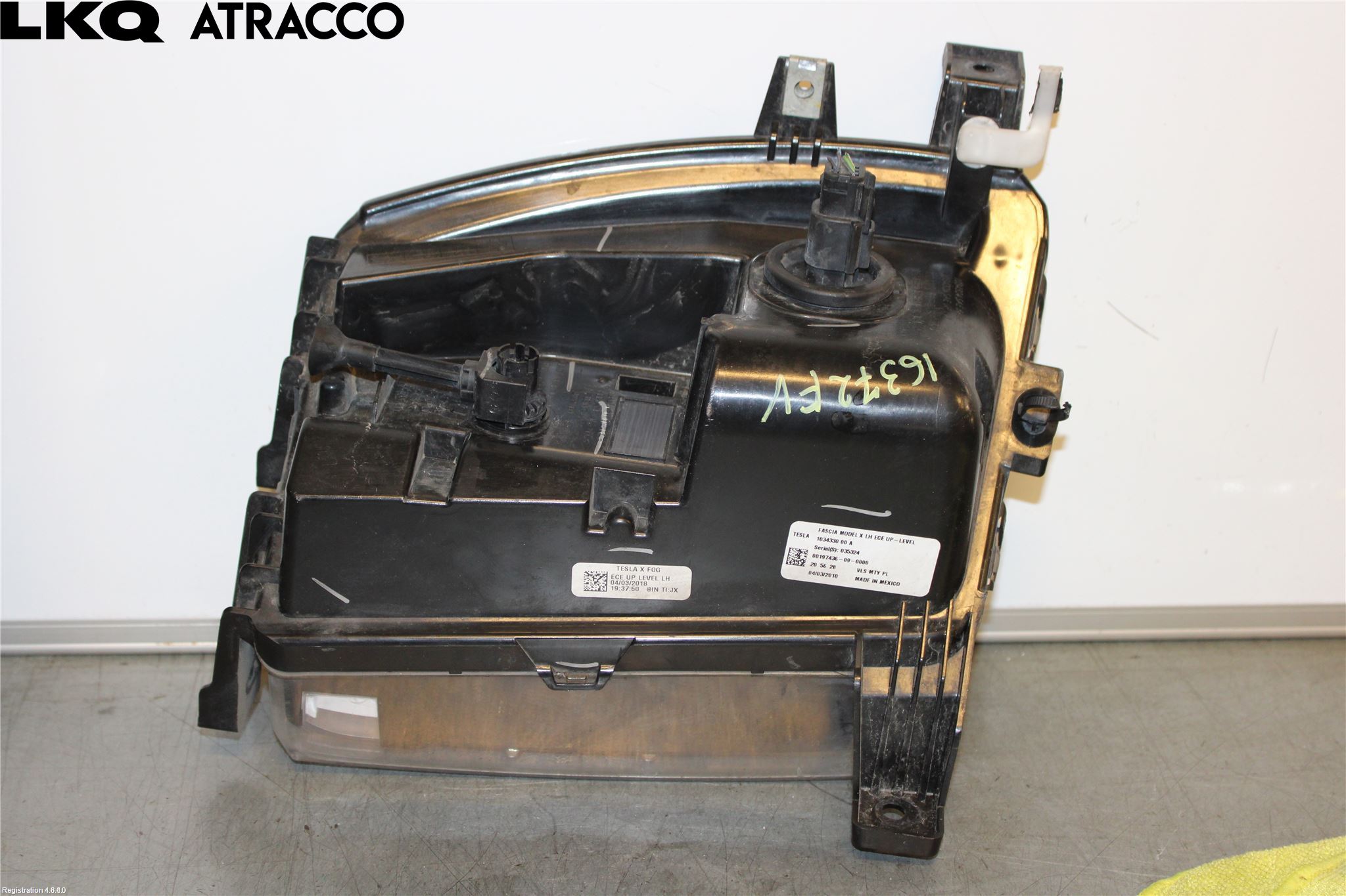 Tesla MODEL X 16- Frontlykt-Kurve-Tåkelys