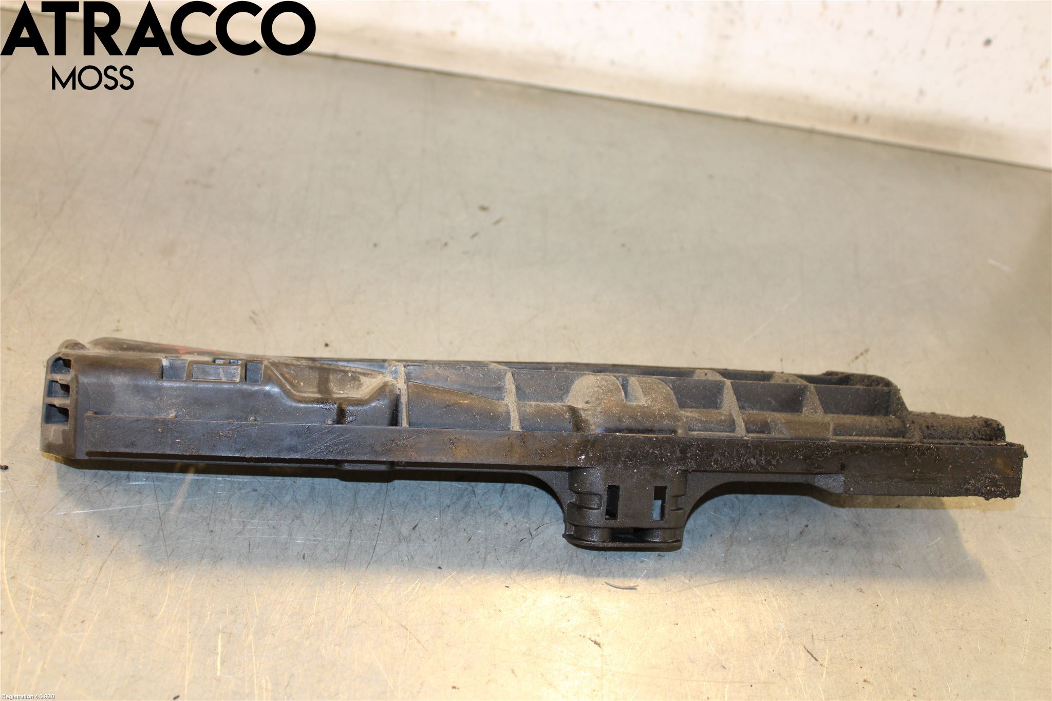 BMW 1 E87/81 5D/3D 03-11 Radiator Feste - Ramme - Bjelk