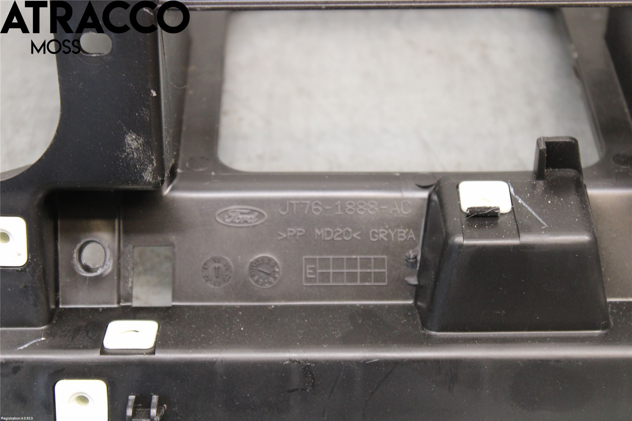 Ford TRANSIT/TOURNEO COURIER 13-23 Innr Radio Ramme