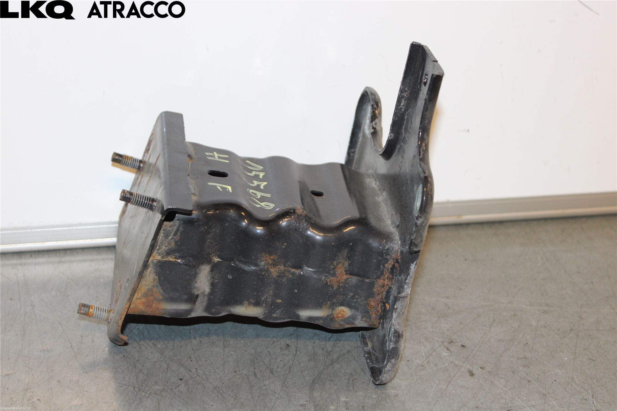 Nissan QASHQAI 14-17 Støtfanger Foran Feste