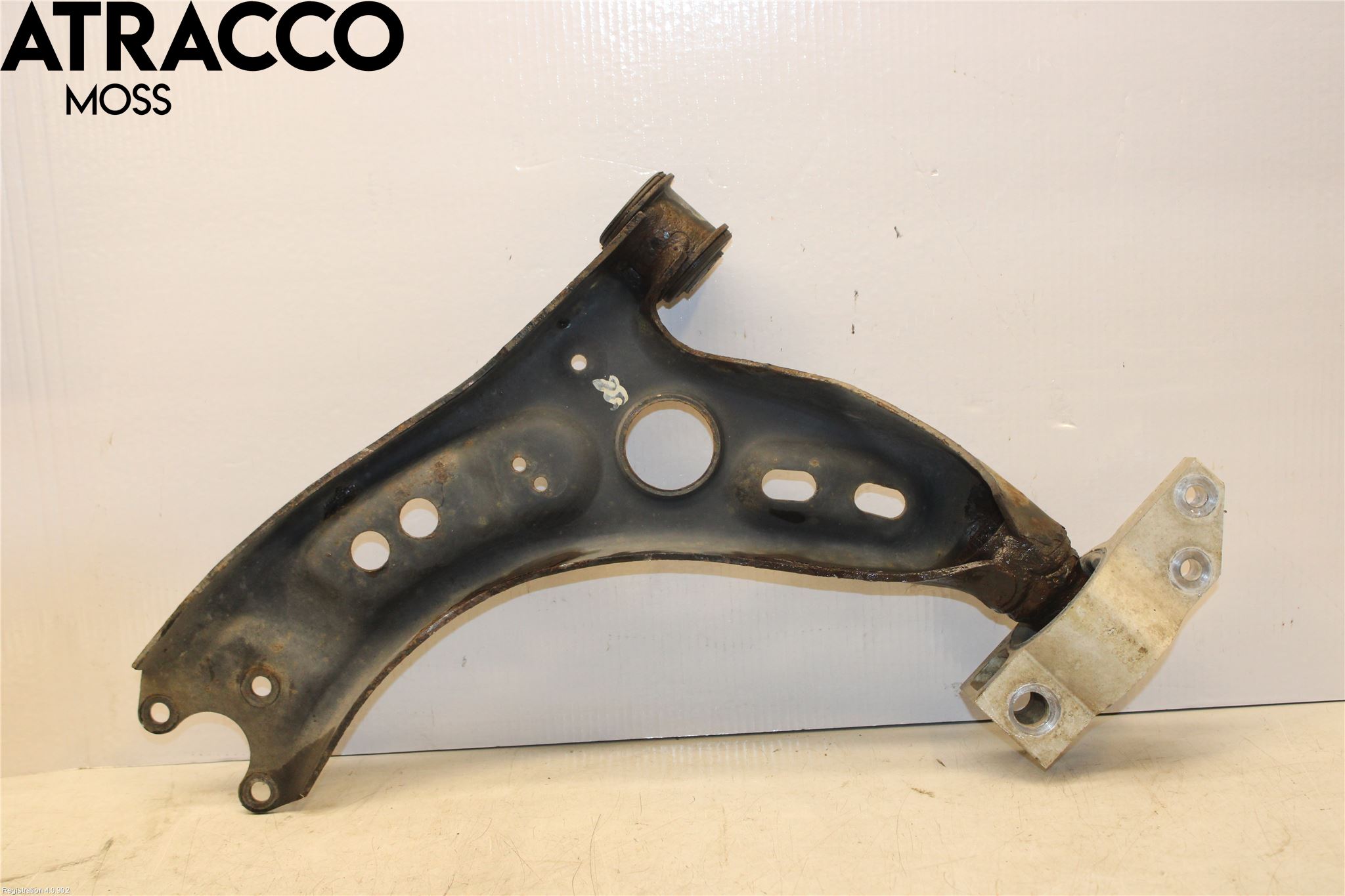 Volkswagen VW GOLF VI 09-13 Bærearm Foran Høyre Nedre