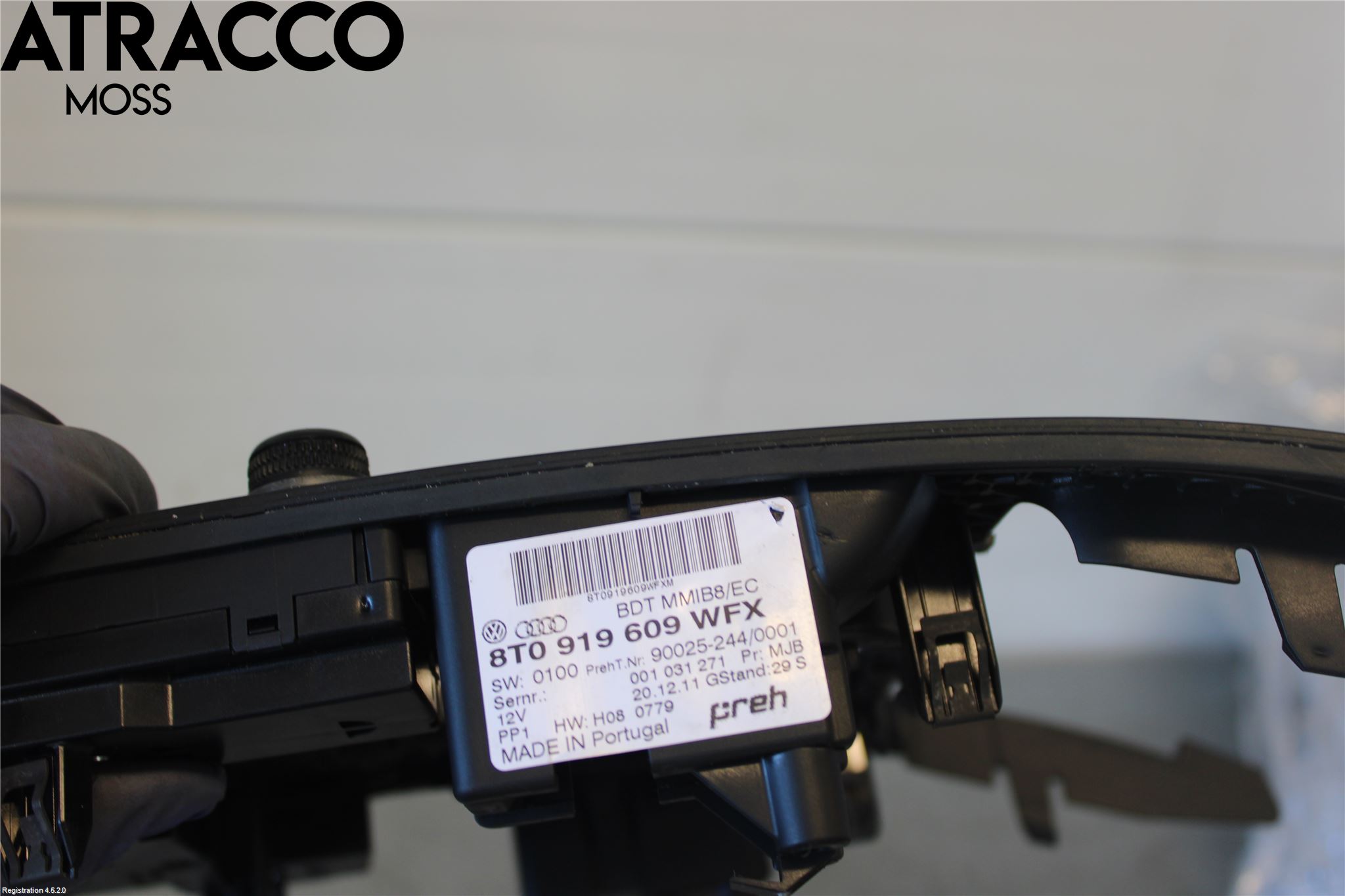 Audi Q5 09-16 Instrumentkonsoll Gulv