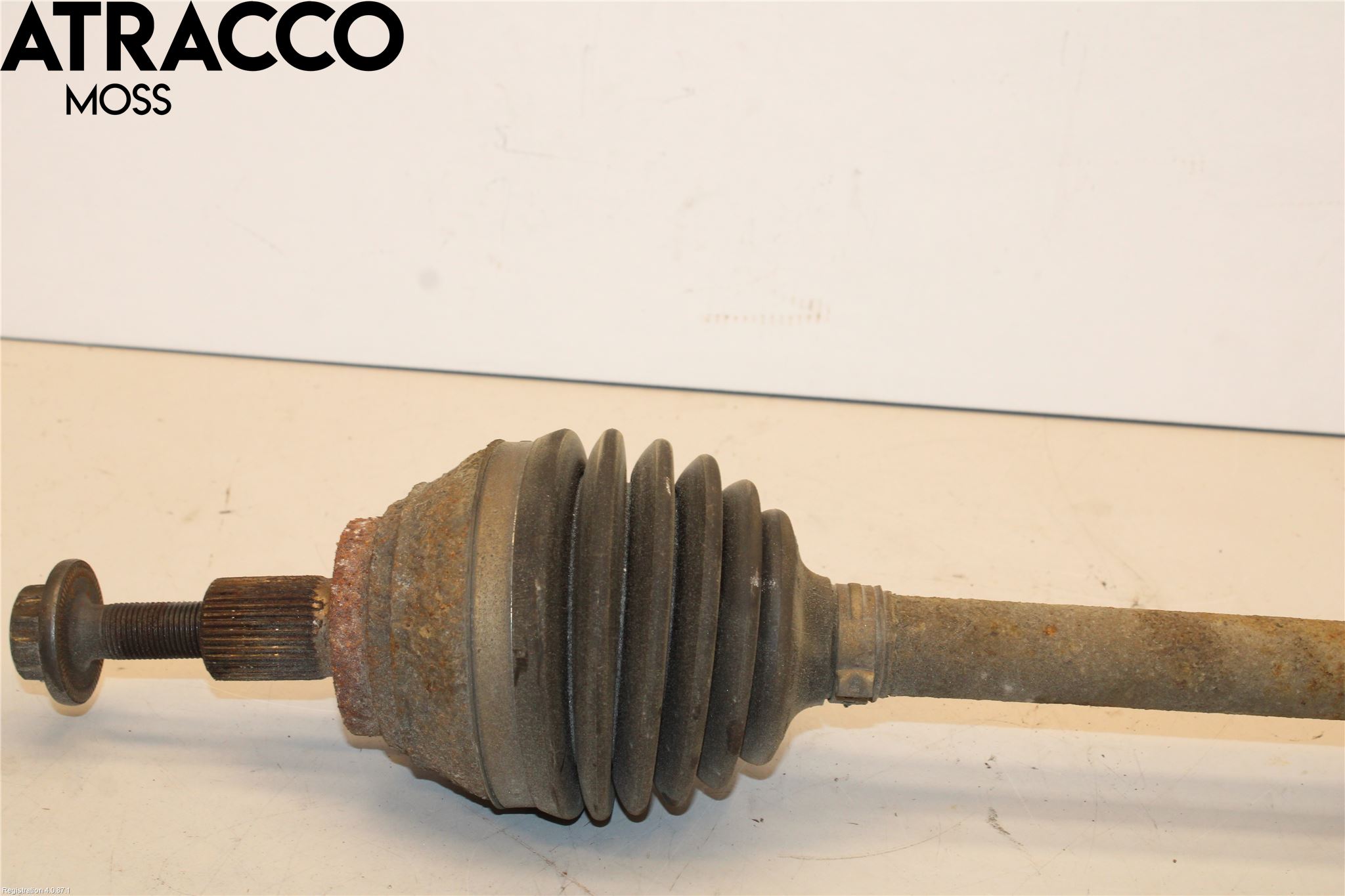 Volkswagen VW PASSAT 11-14 Drivaksel Foran Kompl Venstre