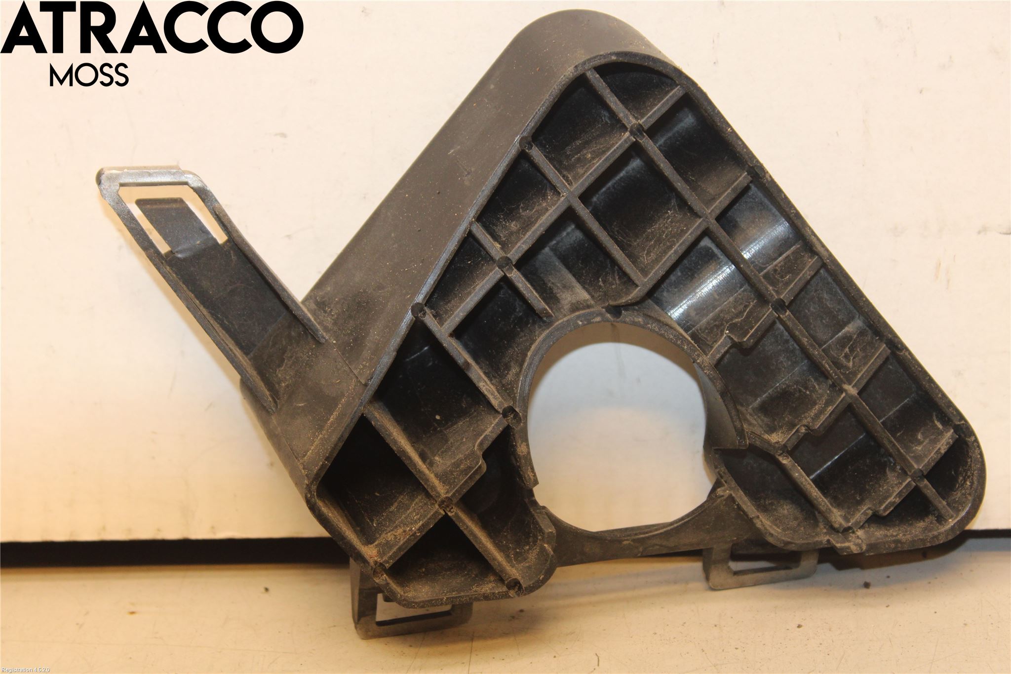 Ford KUGA 08-12 Støtfanger Foran Feste