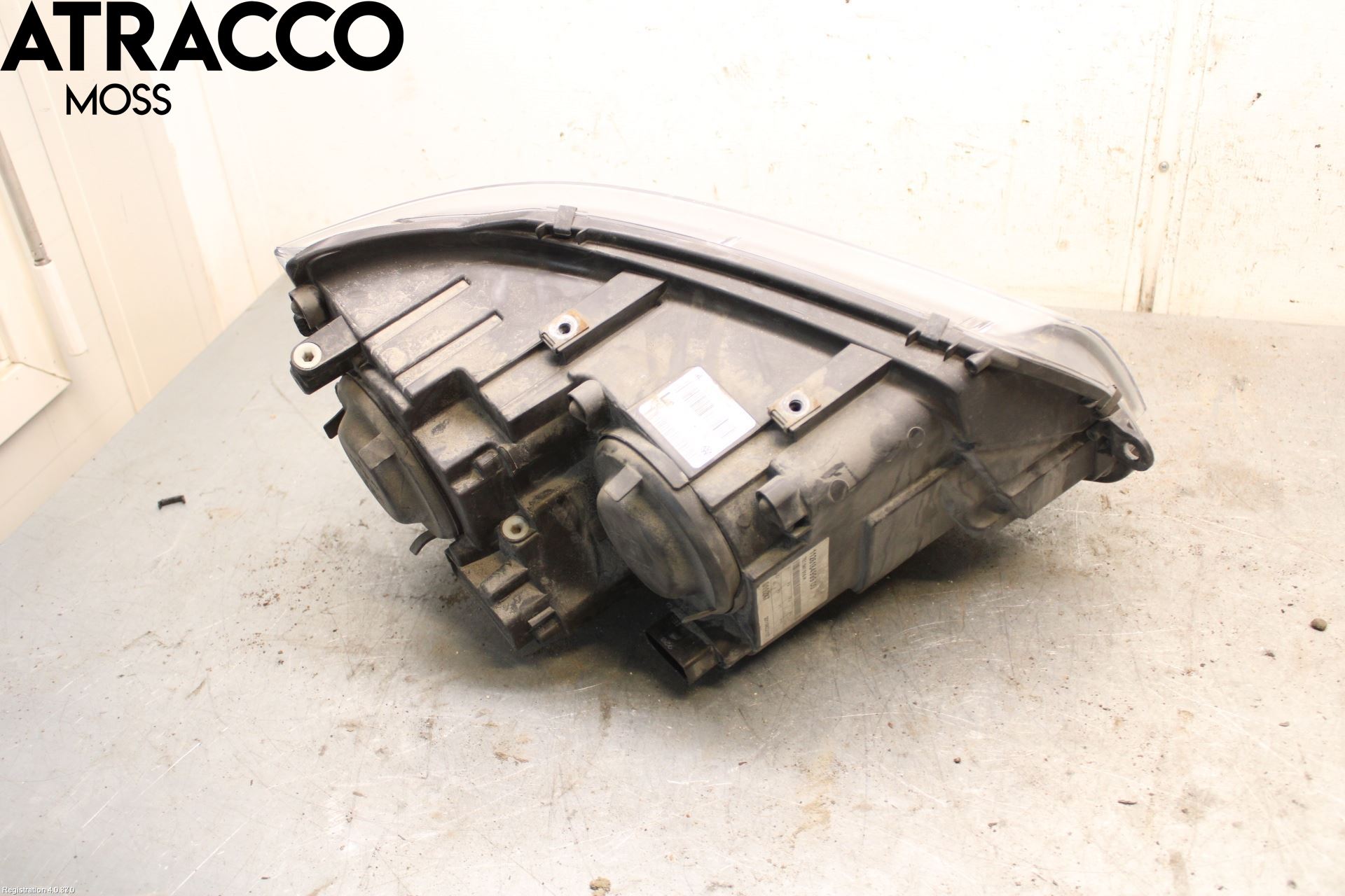 Volkswagen VW TRANSP/CARAVELLE (T5) 04-15 Frontlykt Venstre