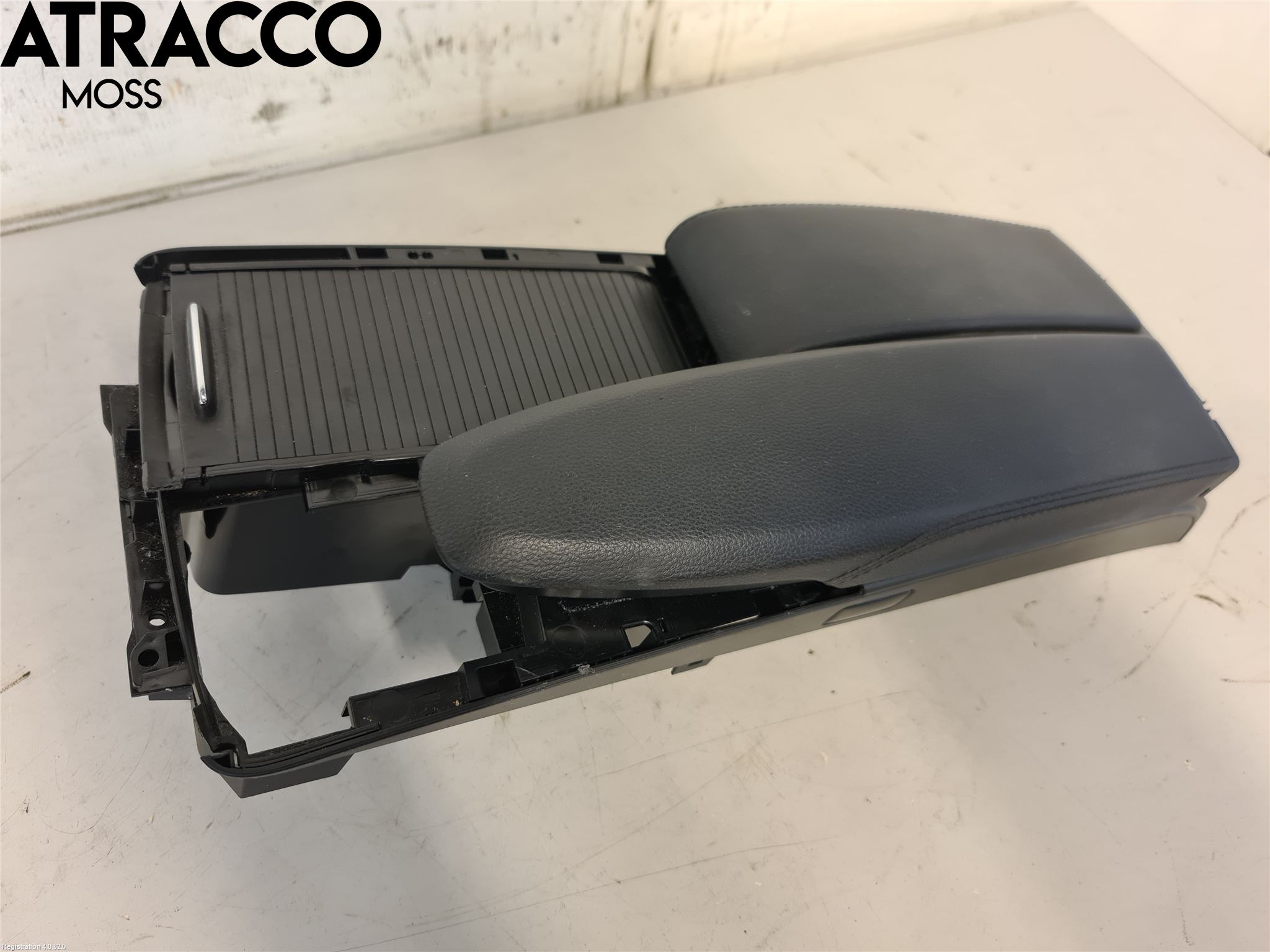 Mercedes-Benz MB E-KLASS (W212) 09-16 Innr Konsoll-Lomme