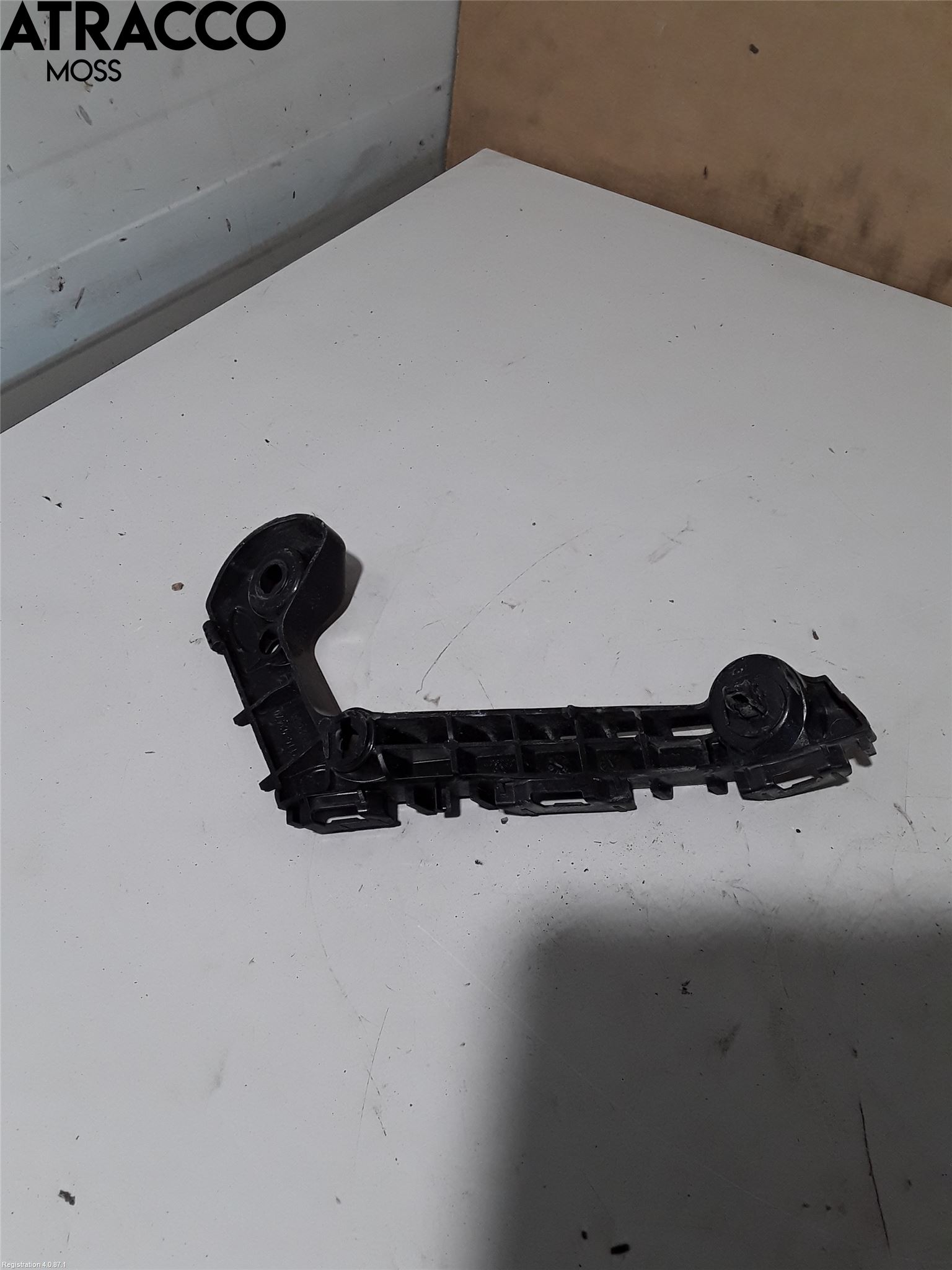 Toyota COROLLA 19- Støtfanger Foran Feste