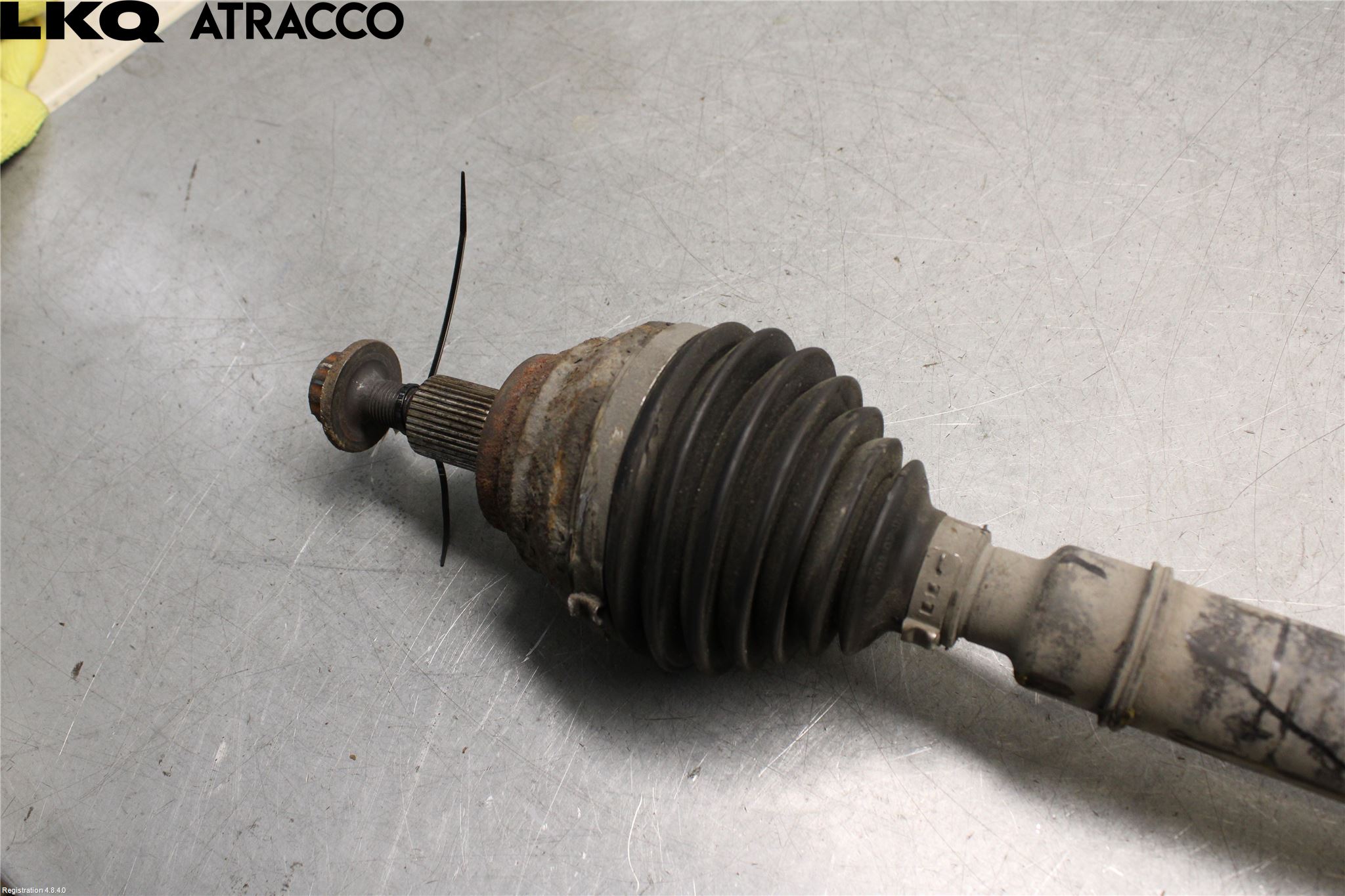 Volkswagen VW PASSAT 15-19 Drivaksel Foran Kompl Høyre