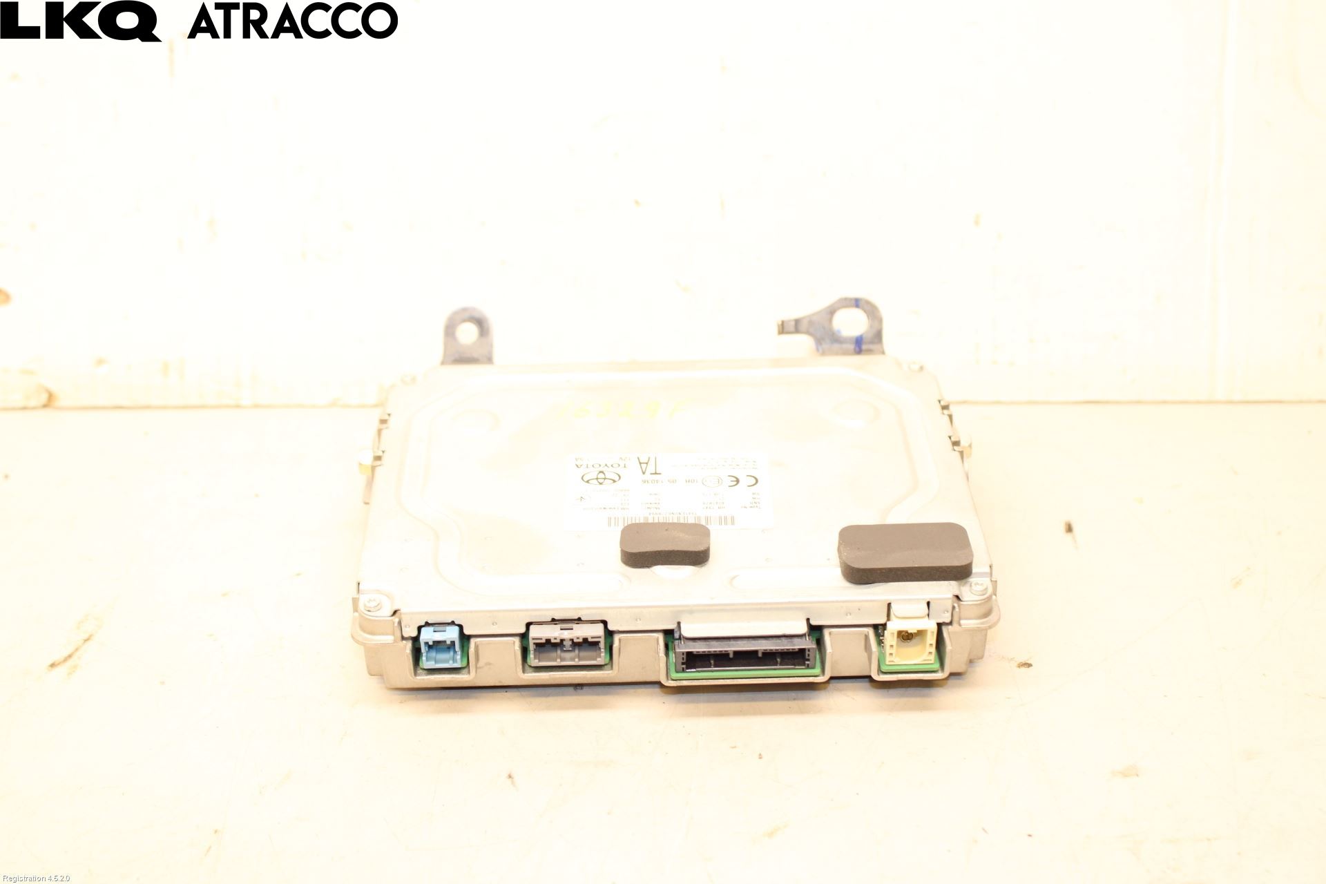 Toyota YARIS CROSS XP21 21- Stereo Forsterker