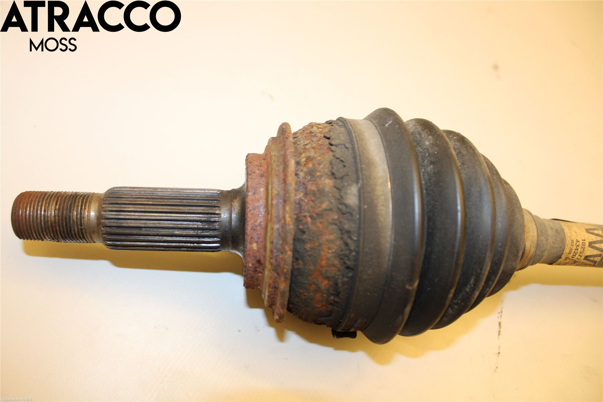 Toyota YARIS XP130 12-14 Drivaksel Foran Kompl Venstre