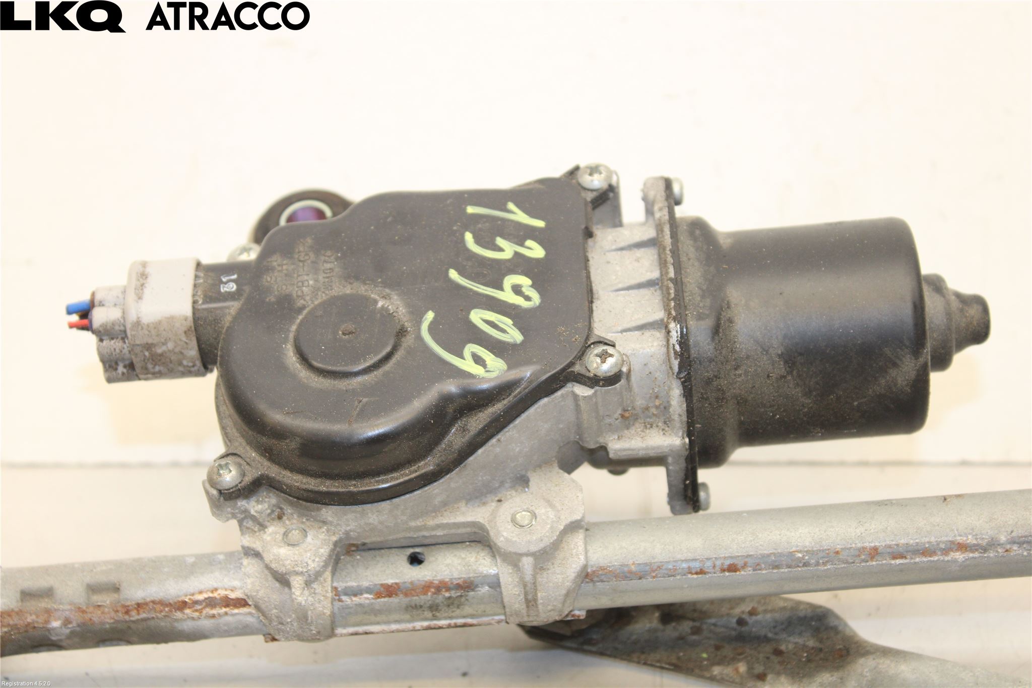 Nissan LEAF 11-17 Viskermotor Frontrute