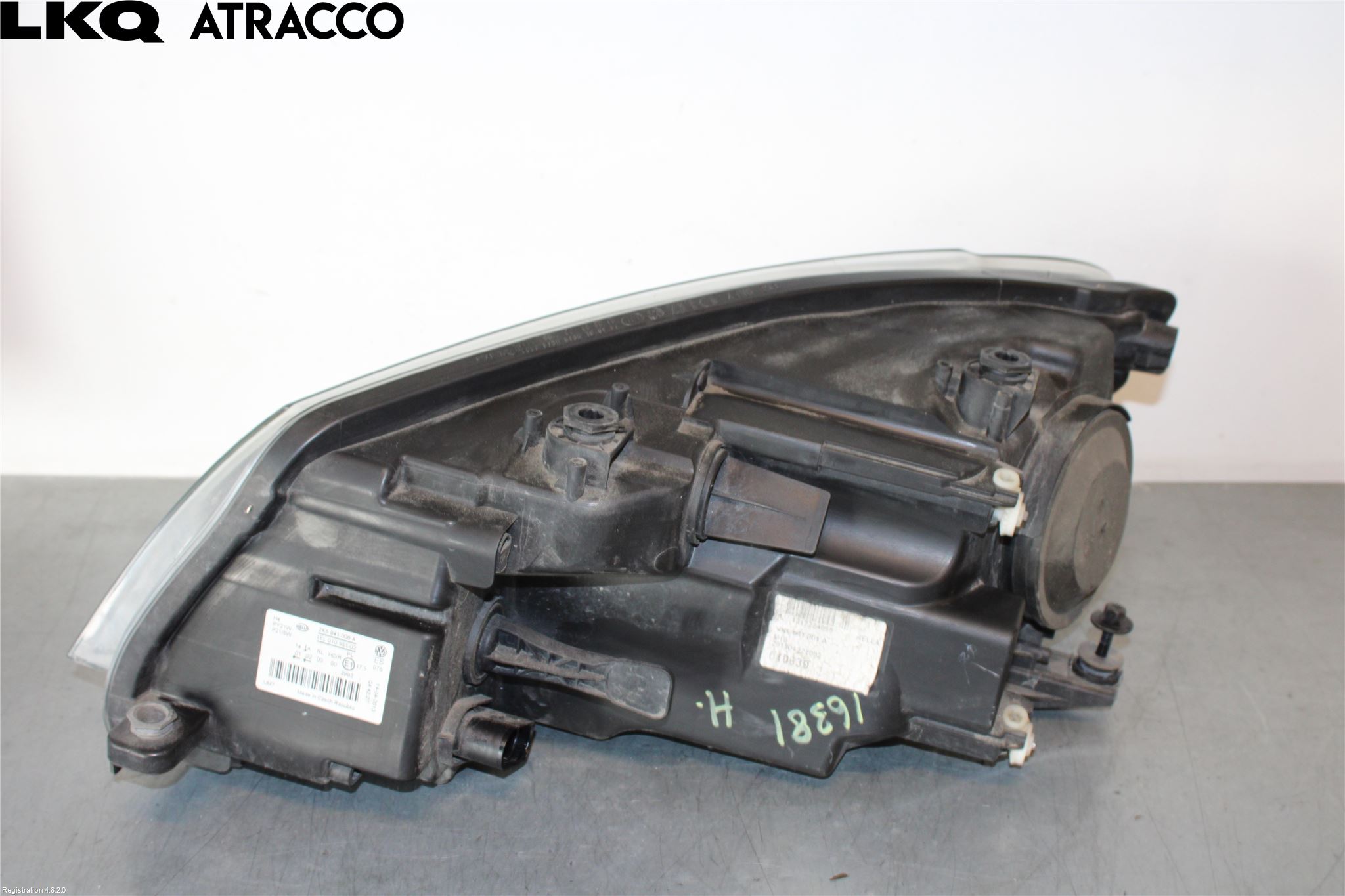 Volkswagen VW CADDY 11-15 Frontlykt Høyre