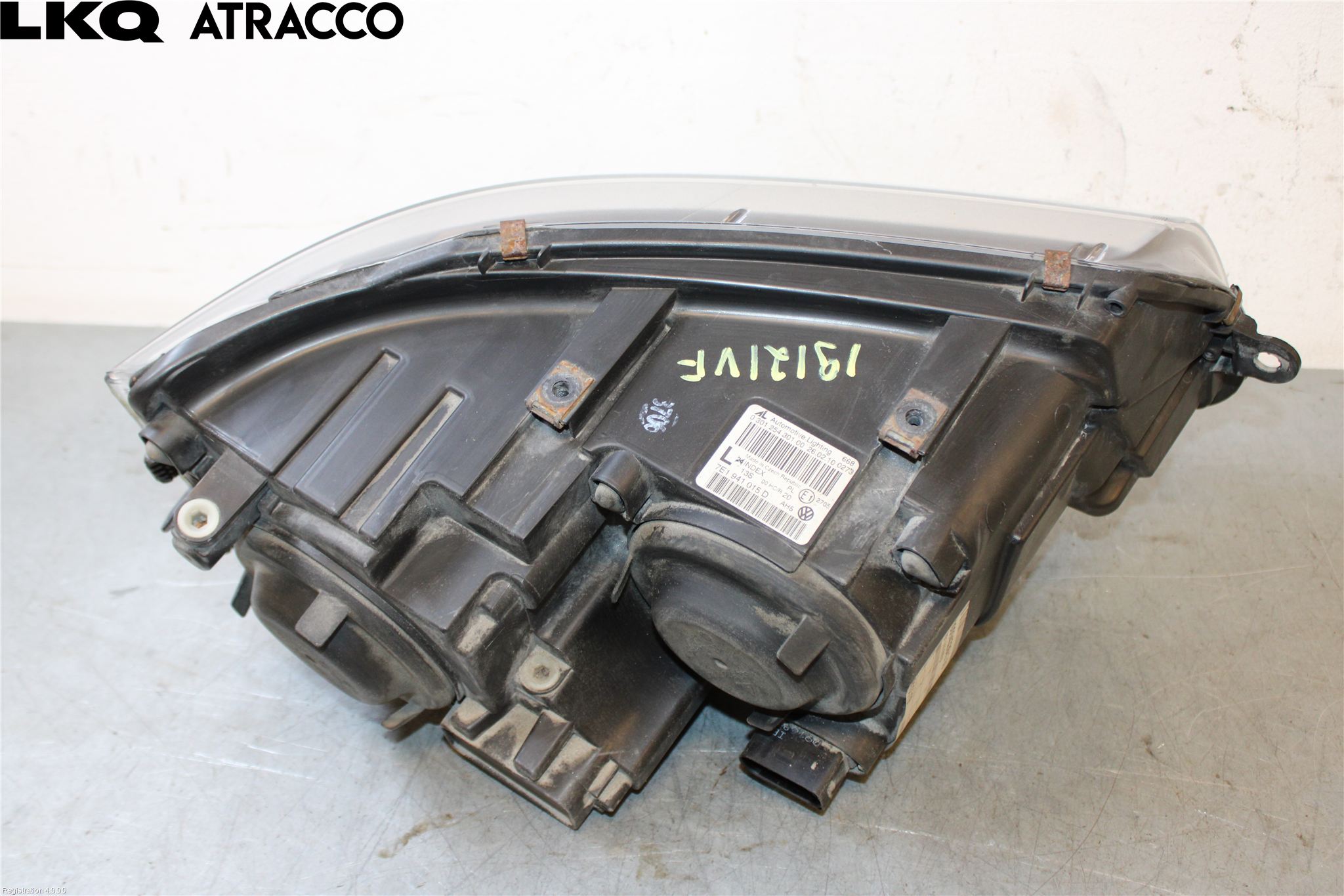 Volkswagen VW TRANSP/CARAVELLE (T5) 04-15 Frontlykt Venstre