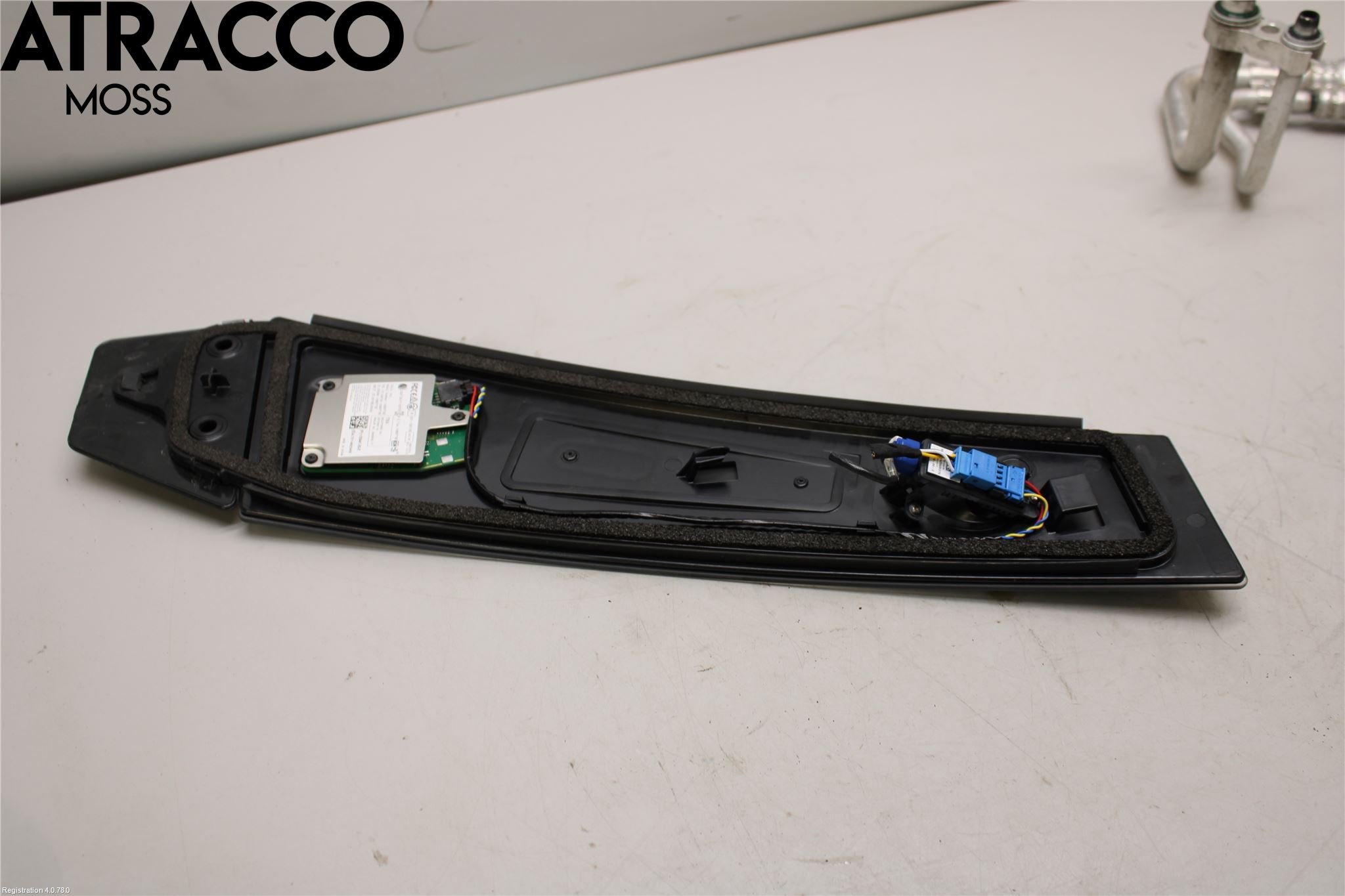 Tesla MODEL 3 17- List Høyre Side