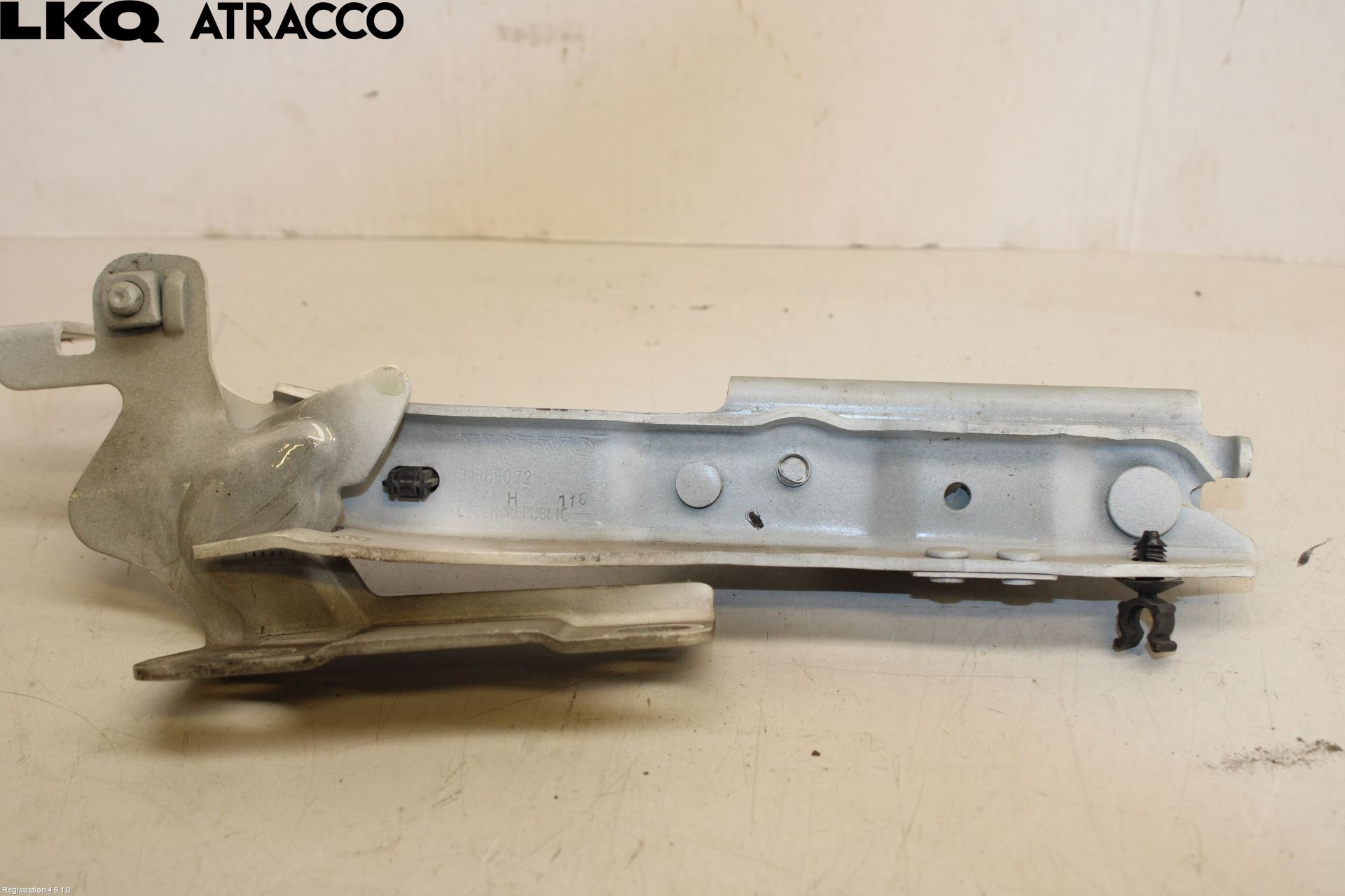 Volvo V40 12-19 Panser Hengsel - Hengsler