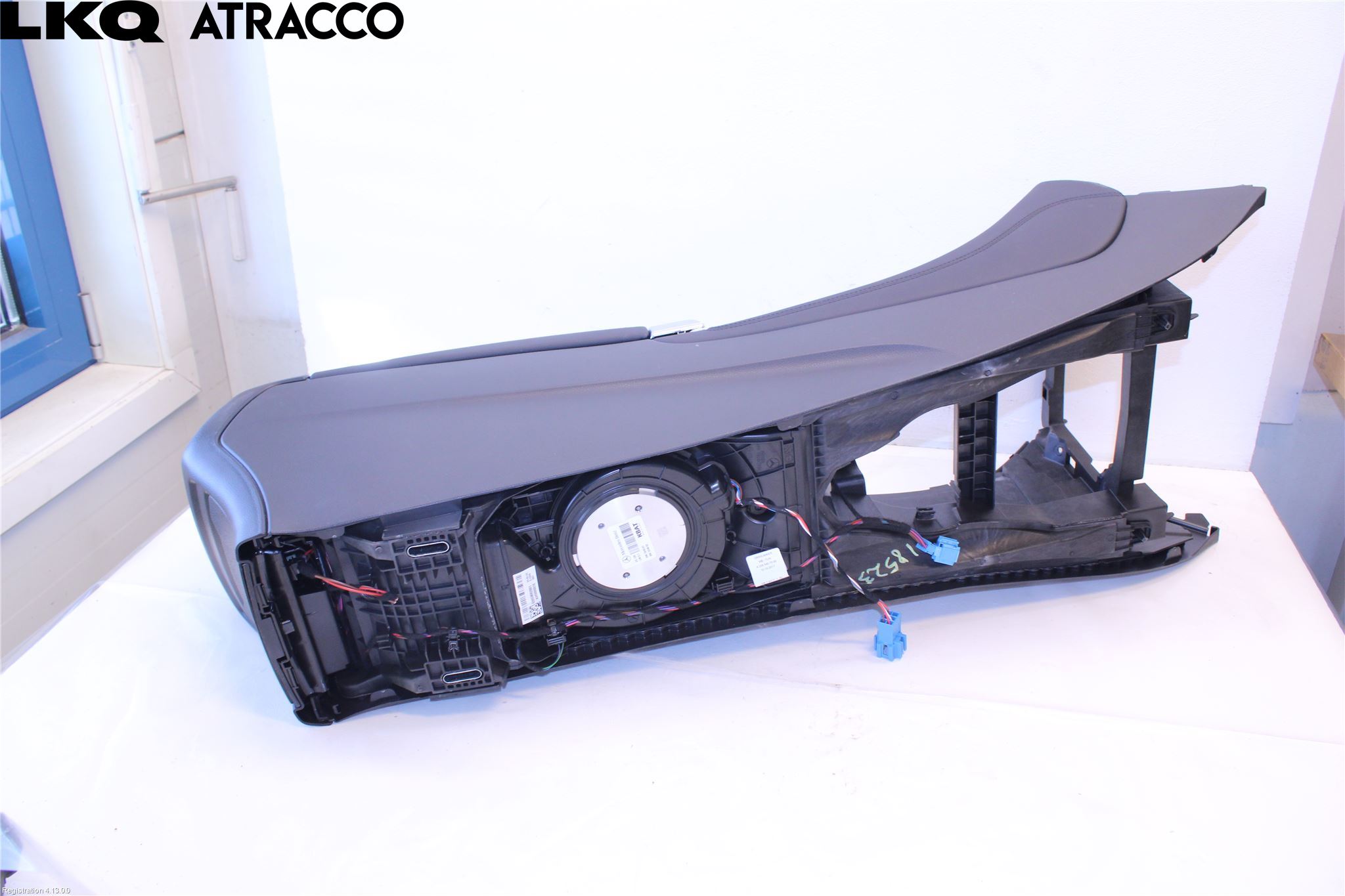 Mercedes-Benz MB EQC (N293) 20- Innr Armlene