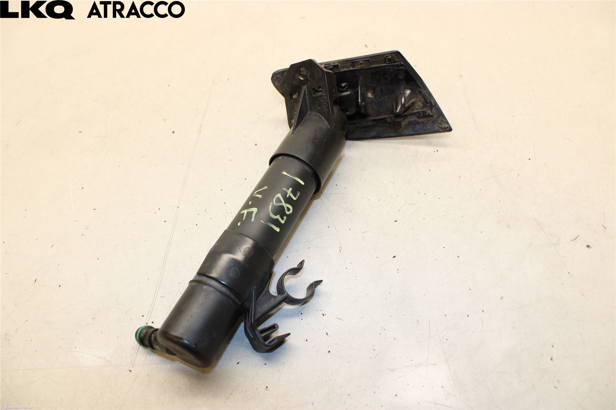 Volkswagen VW JETTA V 06-10 Spylerdyse Frontlykter